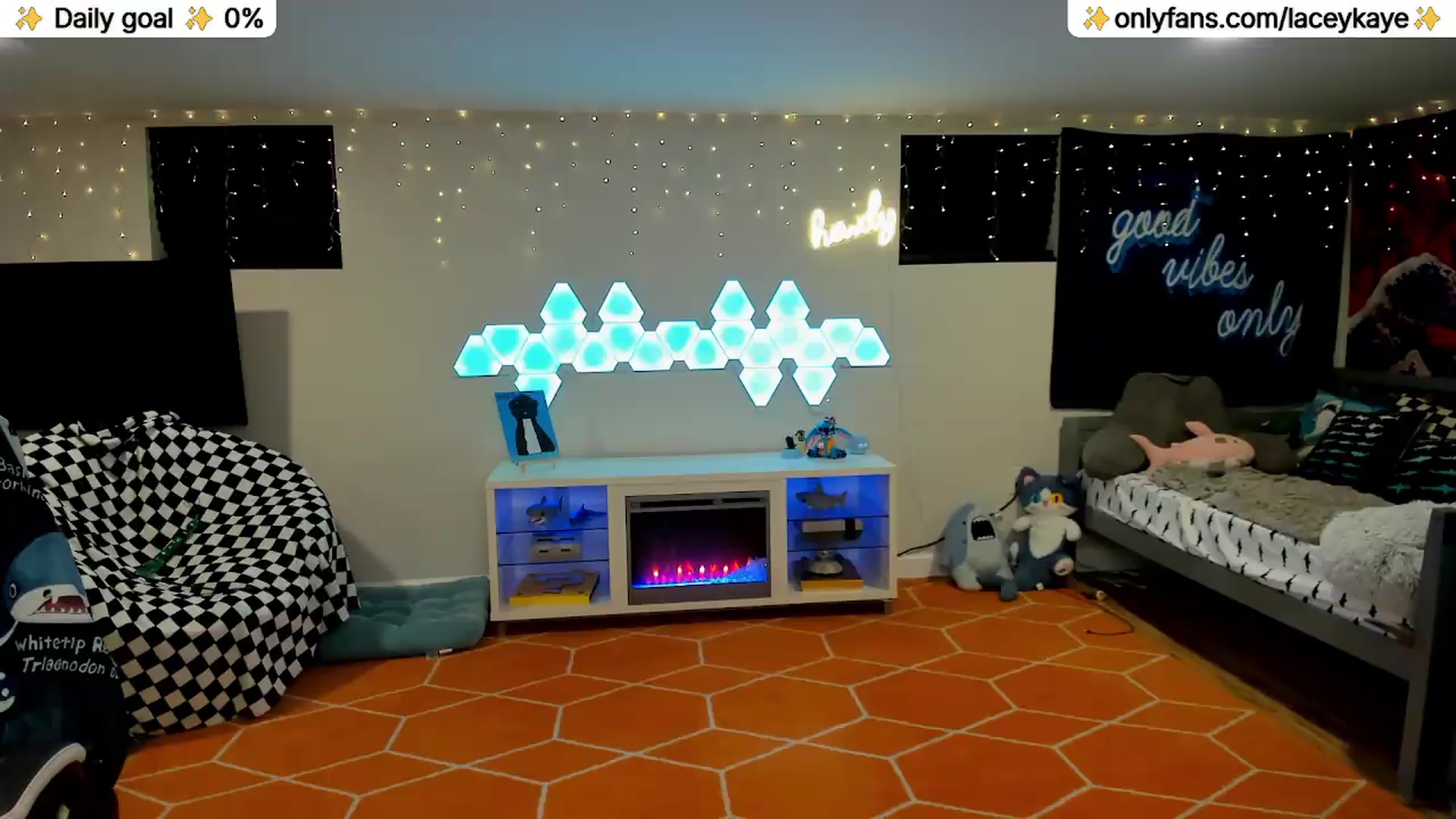 Gallery image thumbnail from TheSharkQueen's myfreecams stream on, 05/13/2026, 06:00 image 1 of 20