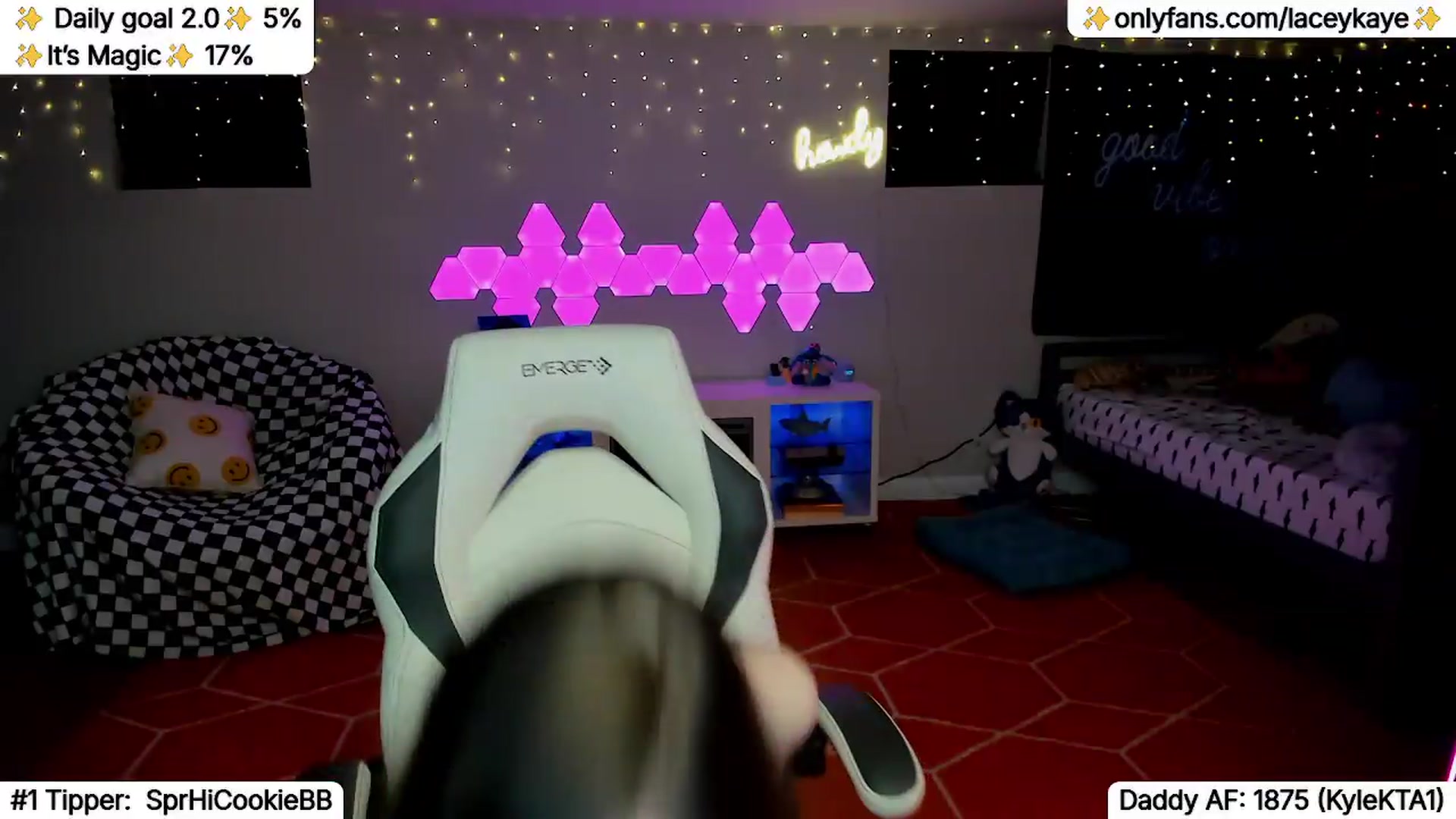 Gallery image thumbnail from TheSharkQueen's myfreecams stream on, 05/15/2026, 07:34 image 15 of 20