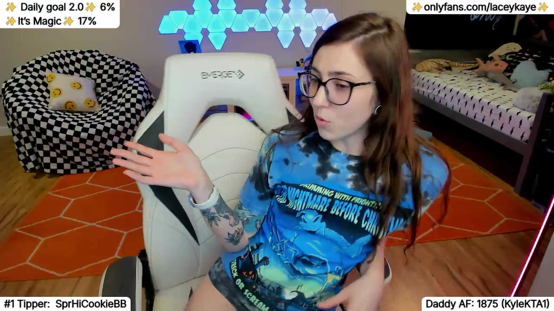 Gallery image thumbnail from TheSharkQueen's myfreecams stream on, 05/15/2026, 07:34 image 19 of 20