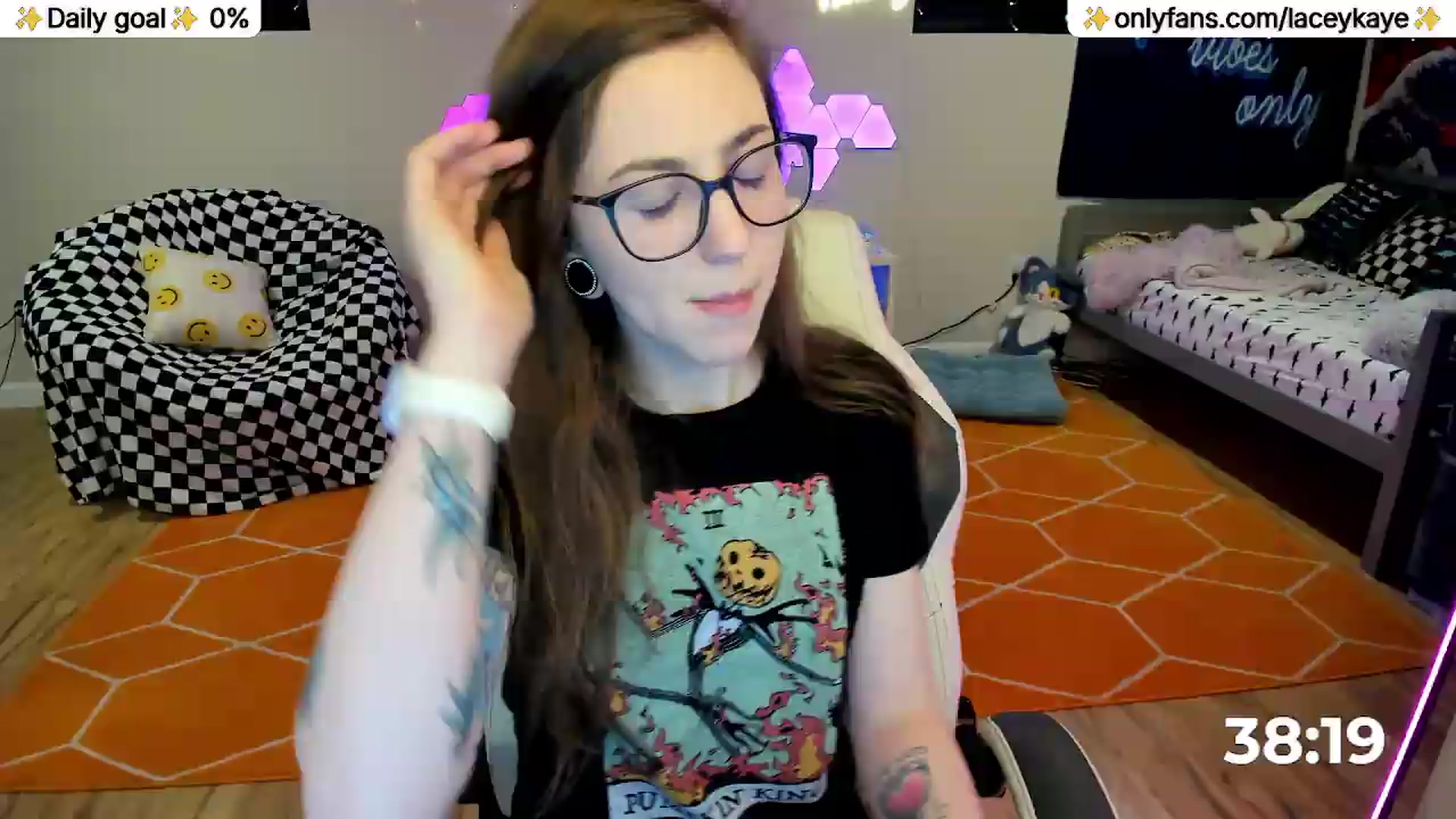 Gallery image thumbnail from TheSharkQueen's myfreecams stream on, 05/16/2026, 19:48 image 5 of 20