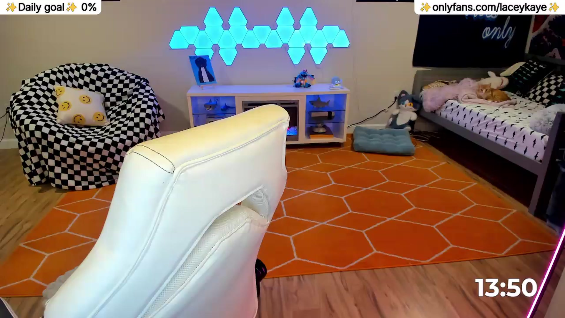 Gallery image thumbnail from TheSharkQueen's myfreecams stream on, 05/16/2026, 19:48 image 18 of 20