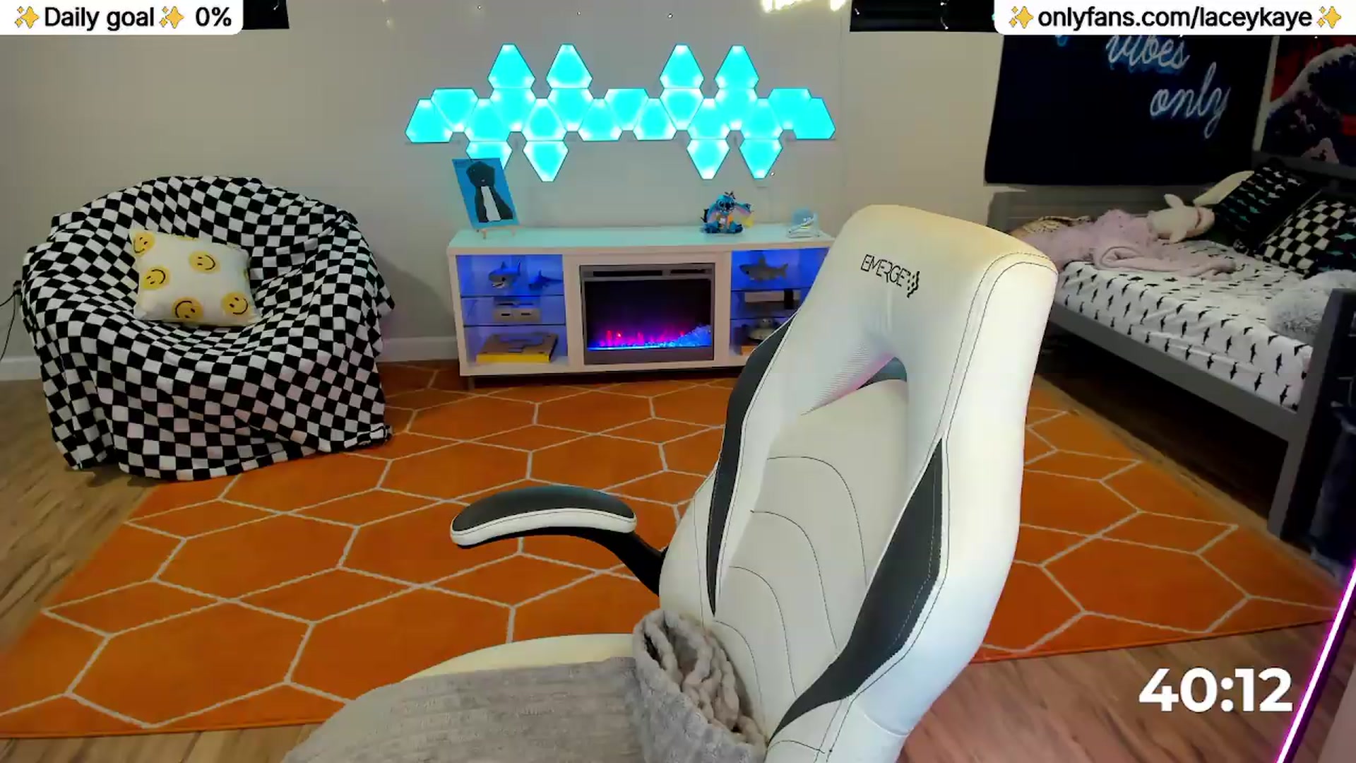 Gallery image thumbnail from TheSharkQueen's myfreecams stream on, 05/16/2026, 19:48 image 4 of 20
