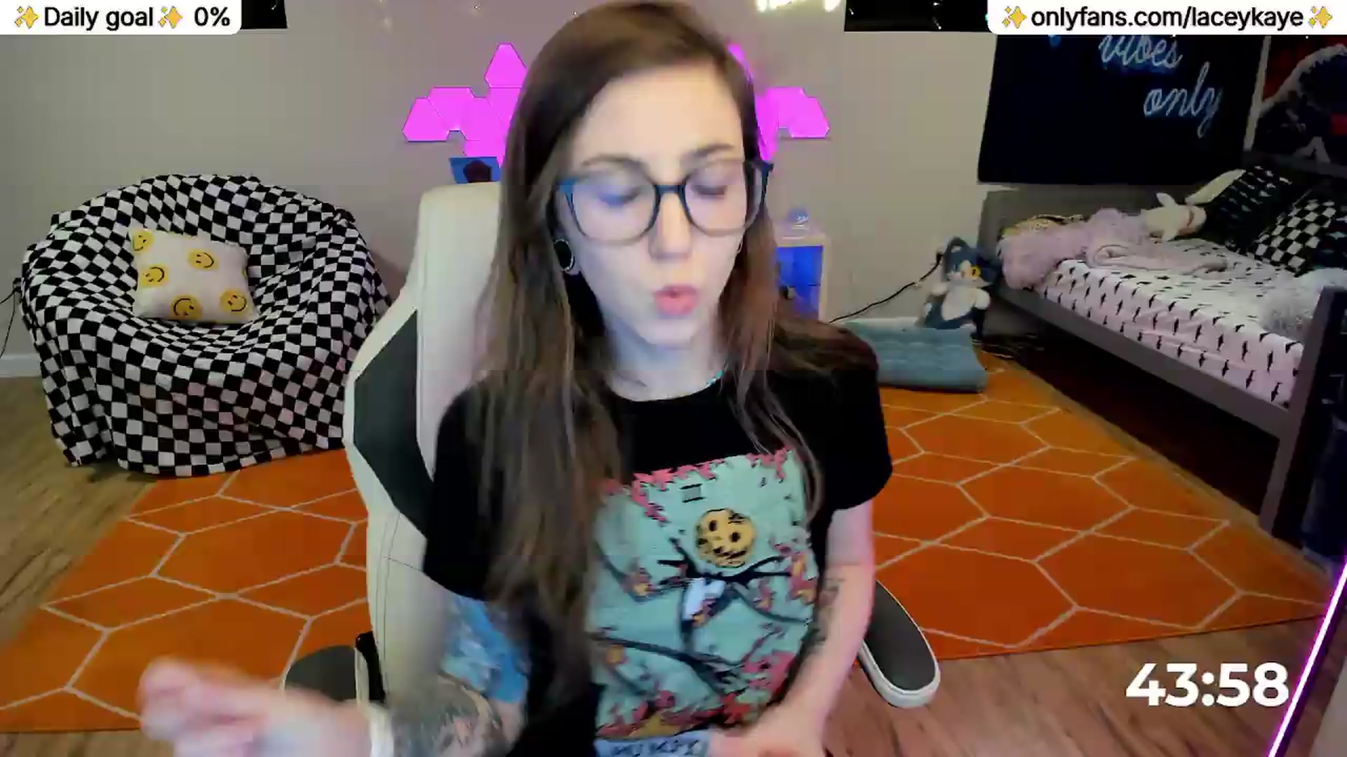 Gallery image thumbnail from TheSharkQueen's myfreecams stream on, 05/16/2026, 19:48 image 2 of 20