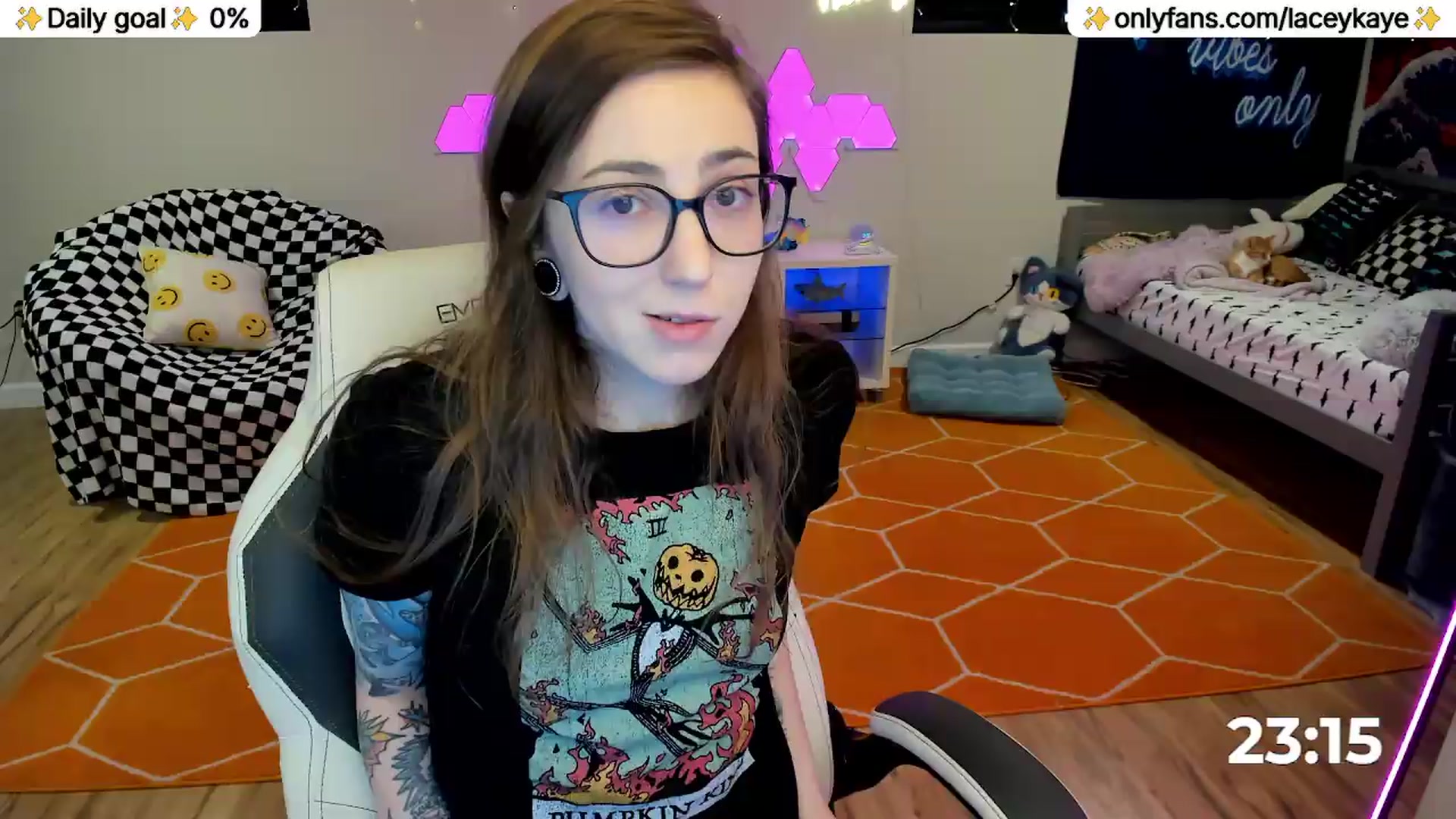 Gallery image thumbnail from TheSharkQueen's myfreecams stream on, 05/16/2026, 19:48 image 13 of 20