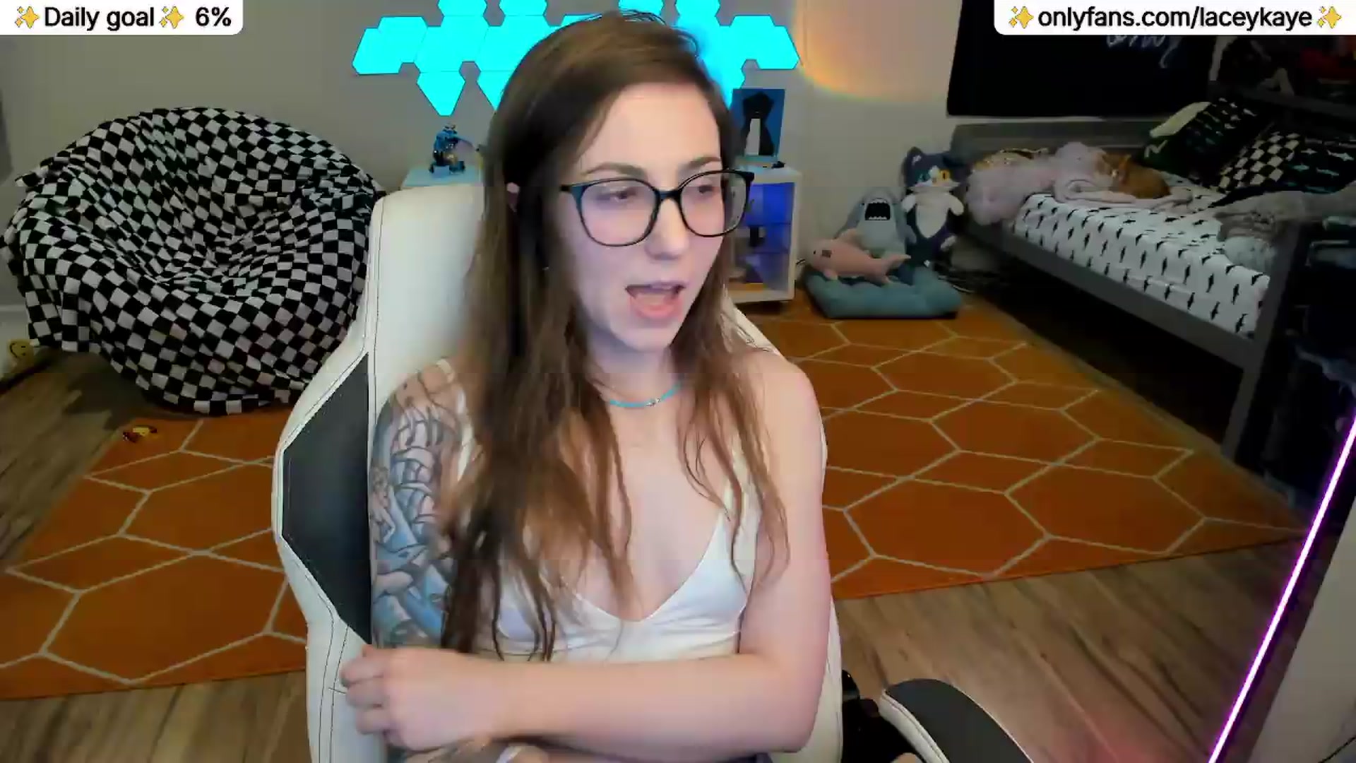 Gallery image thumbnail from TheSharkQueen's myfreecams stream on, 05/17/2026, 06:24 image 11 of 20