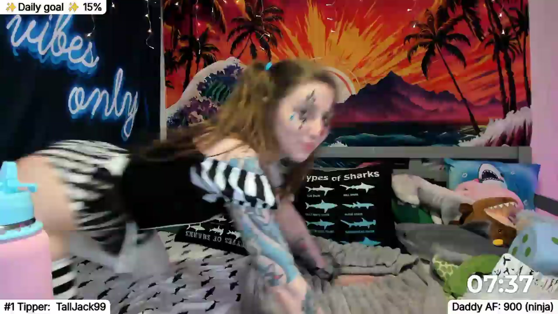 Gallery image thumbnail from TheSharkQueen's myfreecams stream on, 05/20/2026, 06:18 image 18 of 20