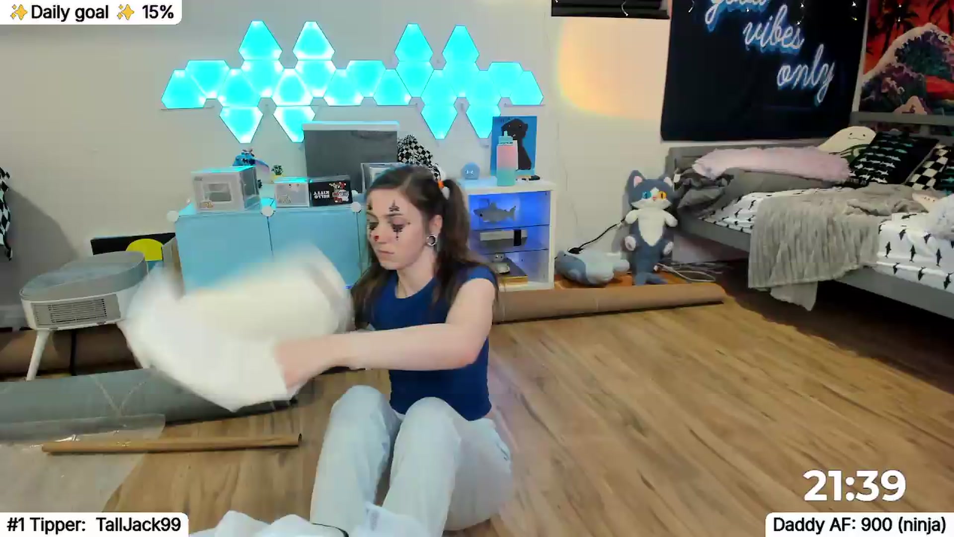 Gallery image thumbnail from TheSharkQueen's myfreecams stream on, 05/20/2026, 07:28 image 7 of 20