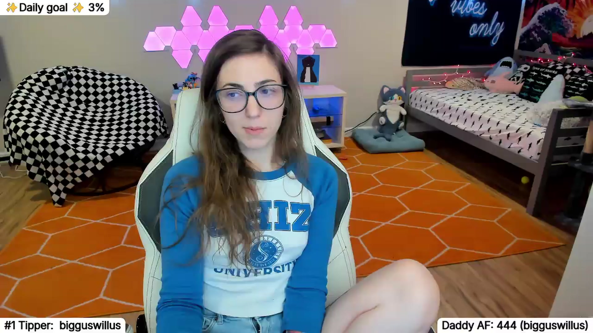 Gallery image thumbnail from TheSharkQueen's myfreecams stream on, 06/06/2026, 20:05 image 18 of 20