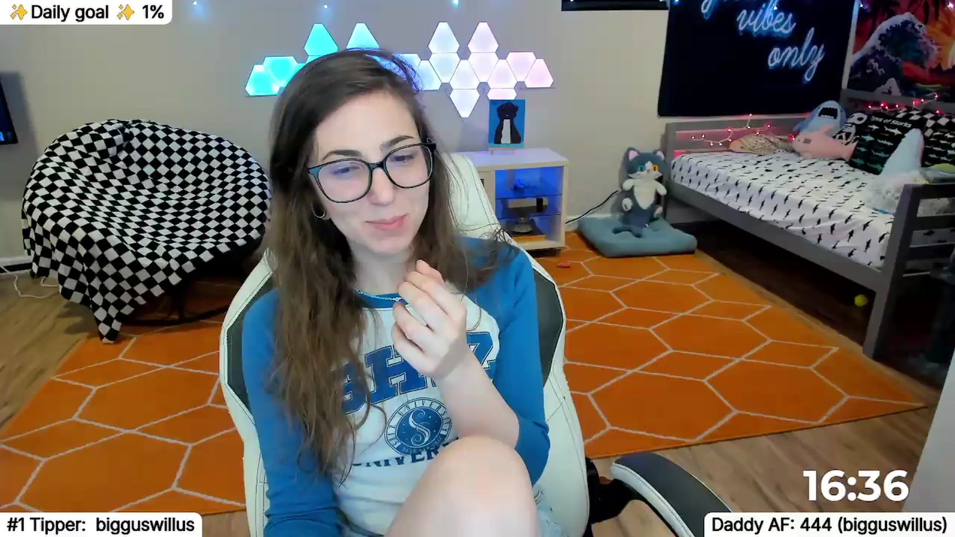 Gallery image thumbnail from TheSharkQueen's myfreecams stream on, 06/06/2026, 20:05 image 10 of 20