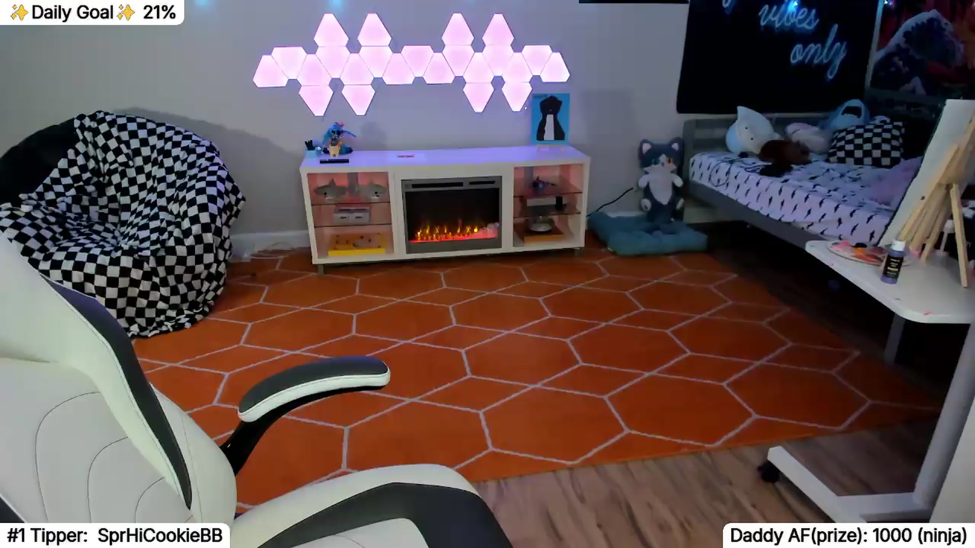 Gallery image thumbnail from TheSharkQueen's myfreecams stream on, 06/20/2026, 04:31 image 13 of 20