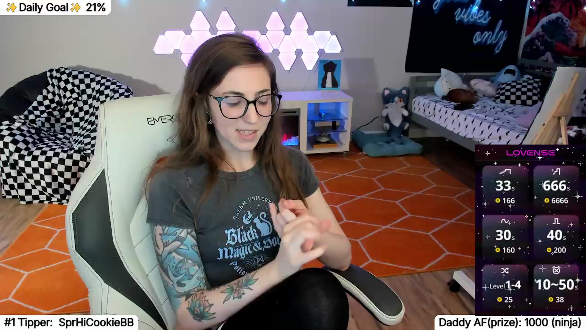 Gallery image thumbnail from TheSharkQueen's myfreecams stream on, 06/20/2026, 04:31 image 17 of 20