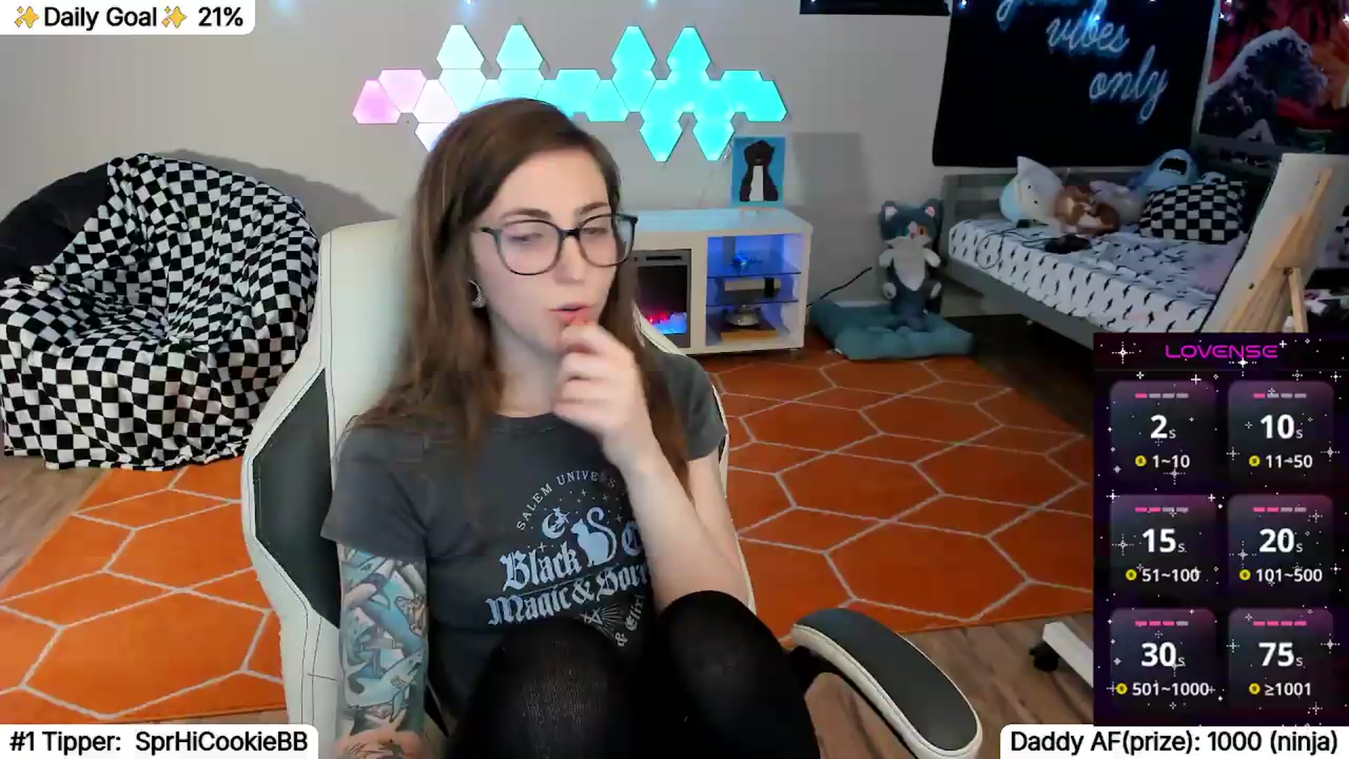 Gallery image thumbnail from TheSharkQueen's myfreecams stream on, 06/20/2026, 04:31 image 15 of 20