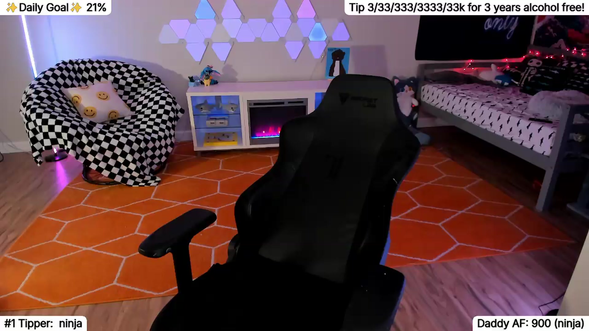 Gallery image thumbnail from TheSharkQueen's myfreecams stream on, 07/03/2026, 04:05 image 13 of 20
