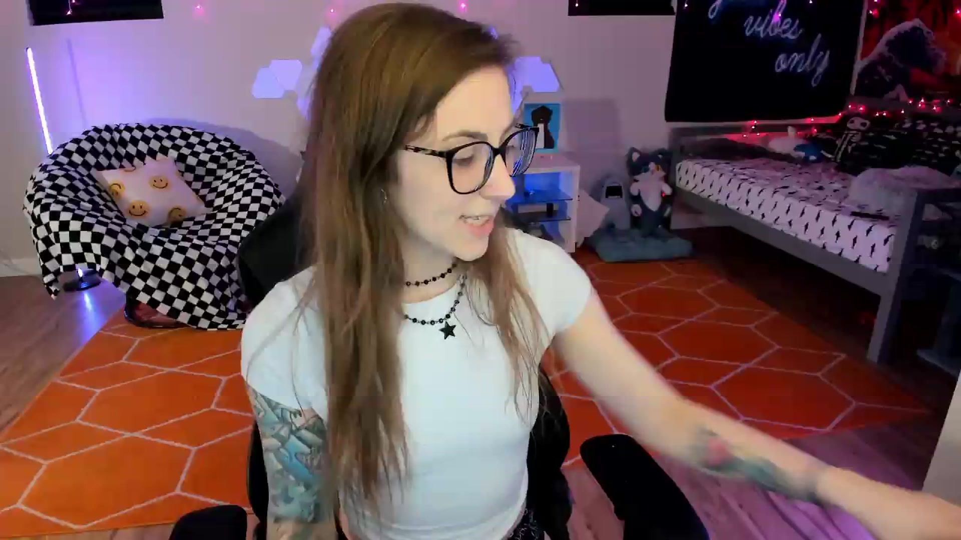 Gallery image thumbnail from TheSharkQueen's myfreecams stream on, 07/03/2026, 04:05 image 9 of 20