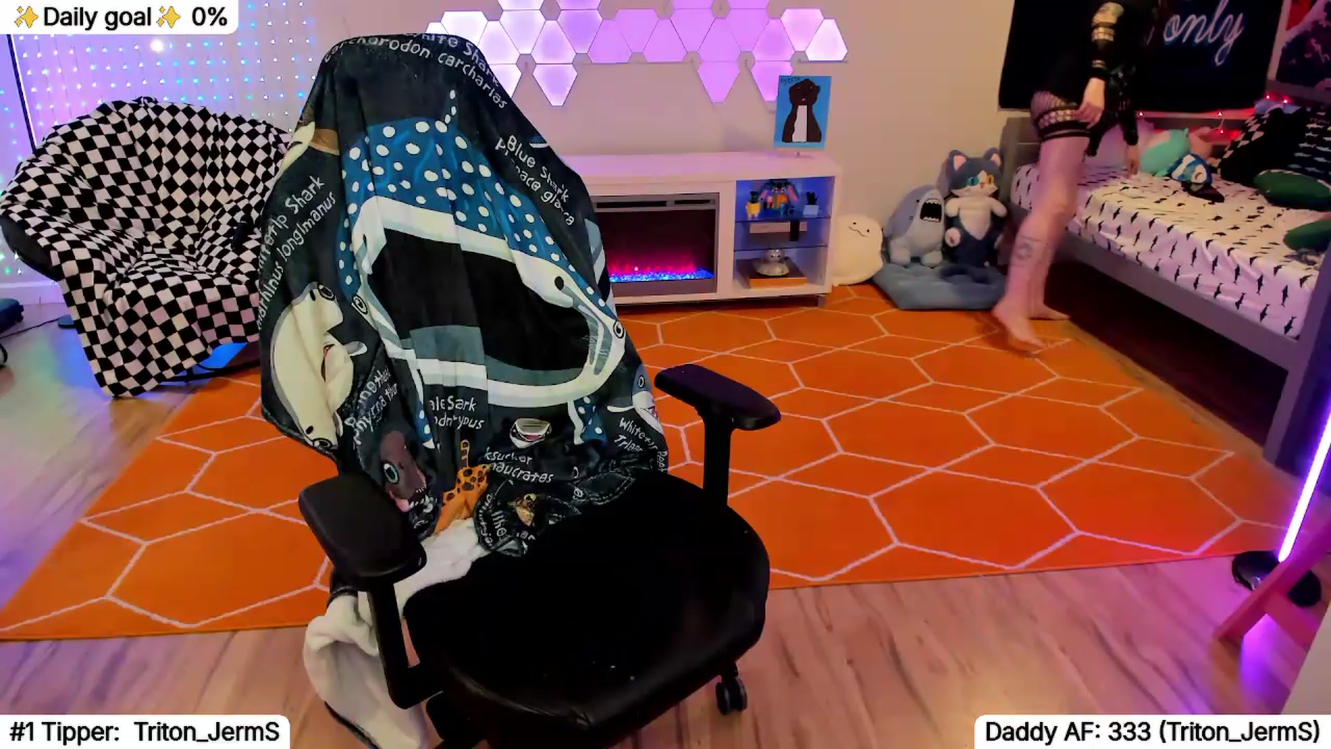 Gallery image thumbnail from TheSharkQueen's myfreecams stream on, 08/08/2026, 03:32 image 6 of 20