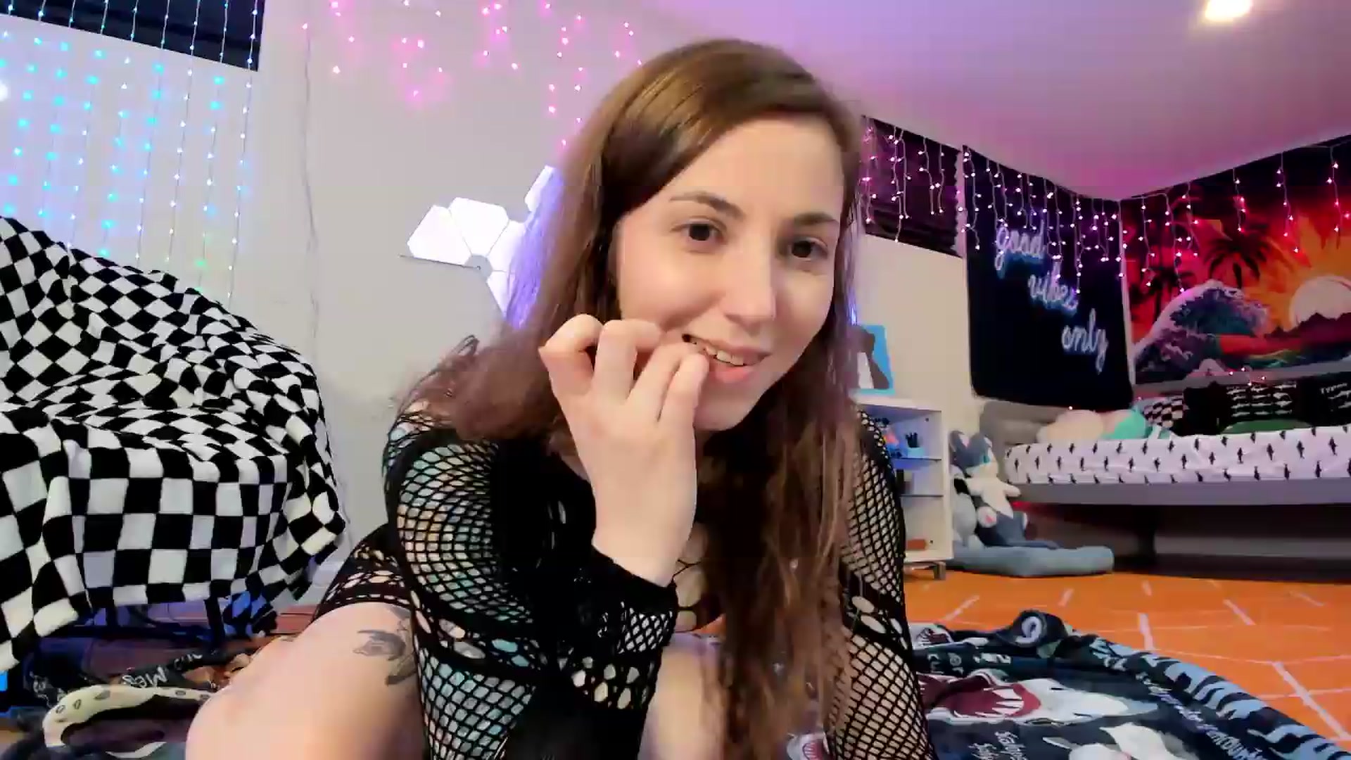 Gallery image thumbnail from TheSharkQueen's myfreecams stream on, 08/08/2026, 07:32 image 1 of 20