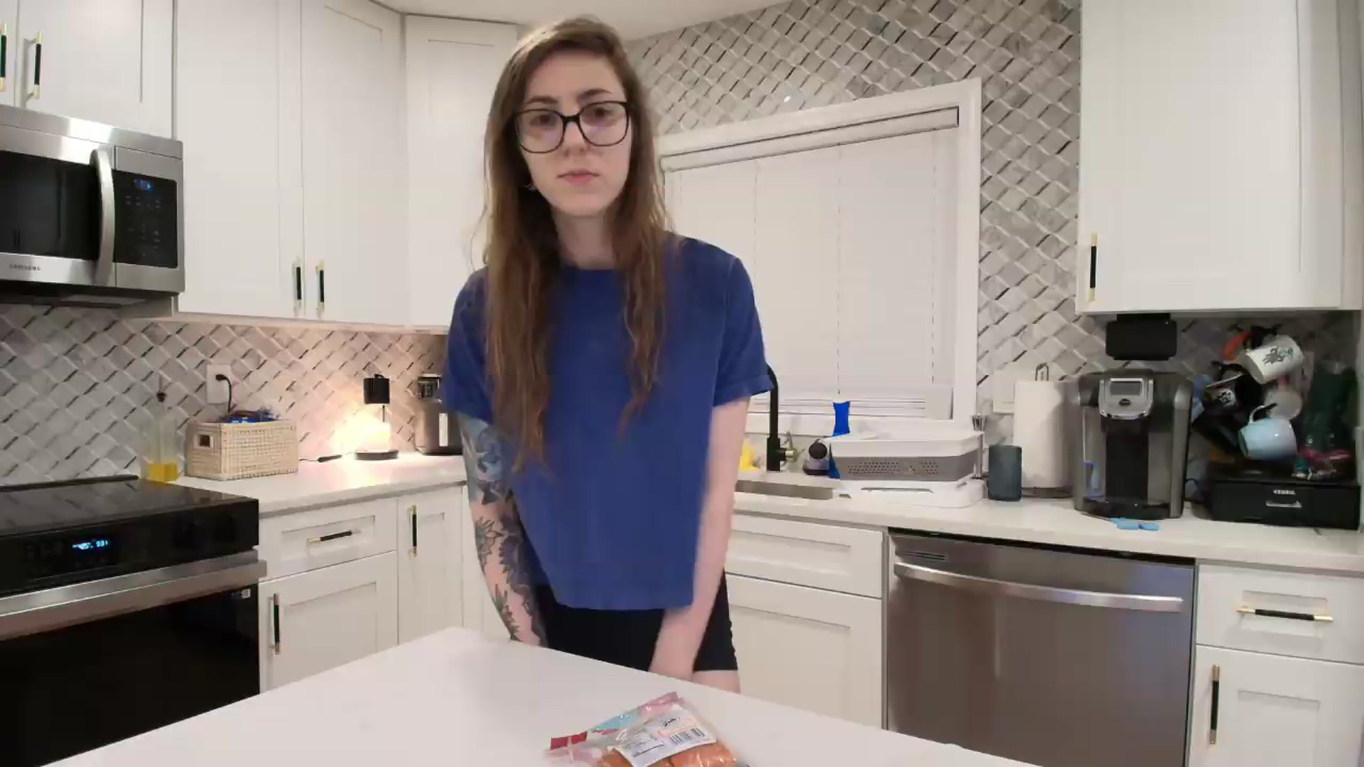 Gallery image thumbnail from TheSharkQueen's myfreecams stream on, 08/26/2026, 02:01 image 6 of 20