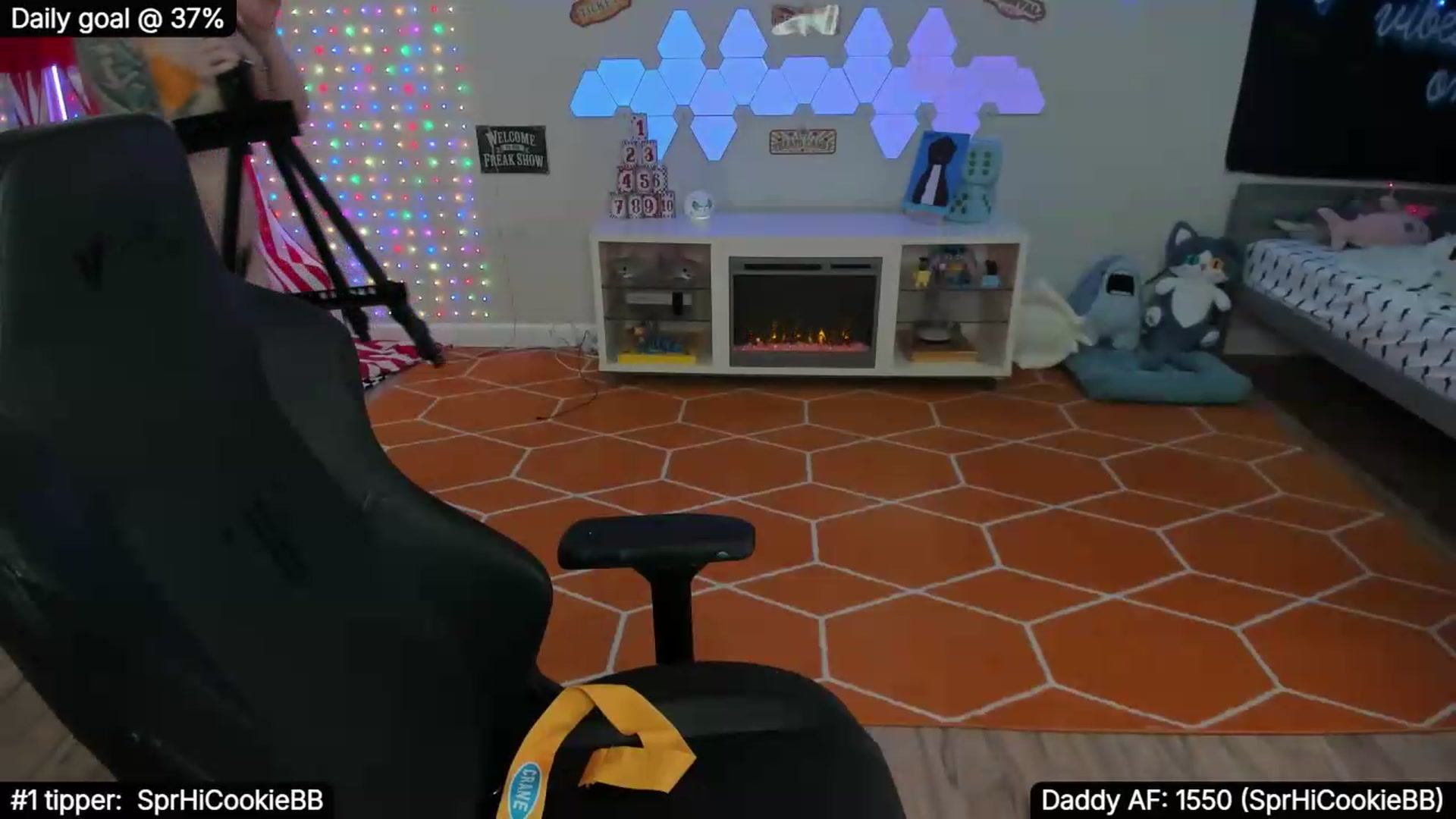 Gallery image thumbnail from TheSharkQueen's myfreecams stream on, 10/04/2026, 01:32 image 12 of 20