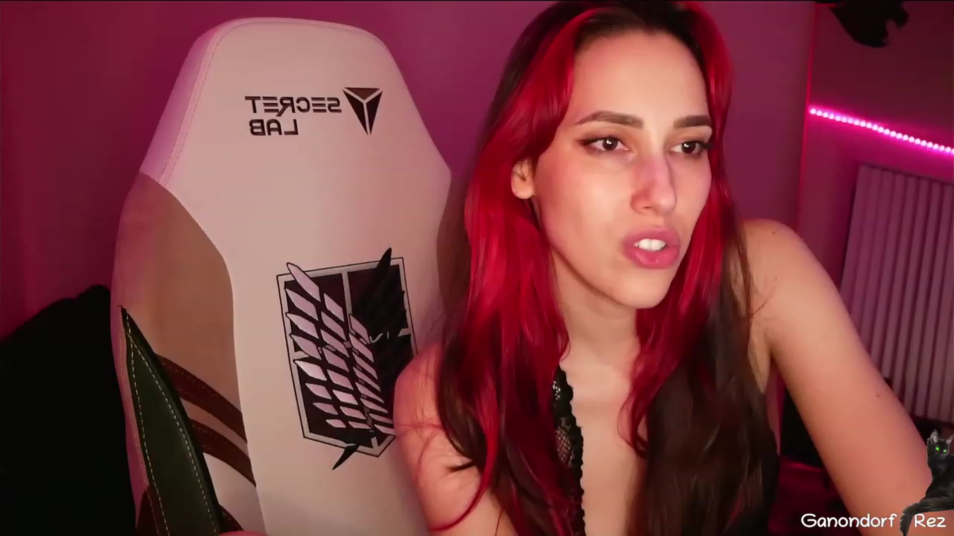 Gallery image thumbnail from TheSkyMomma's myfreecams stream on, 03/31/2023, 10:53 image 7 of 20