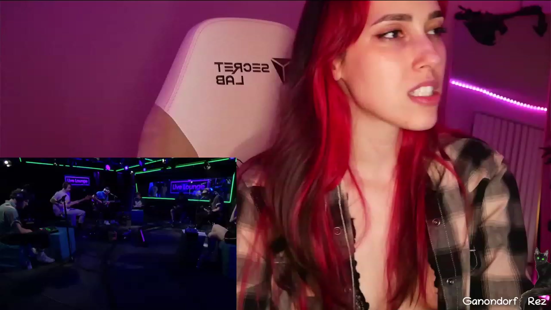 Gallery image thumbnail from TheSkyMomma's myfreecams stream on, 03/31/2023, 10:53 image 19 of 20