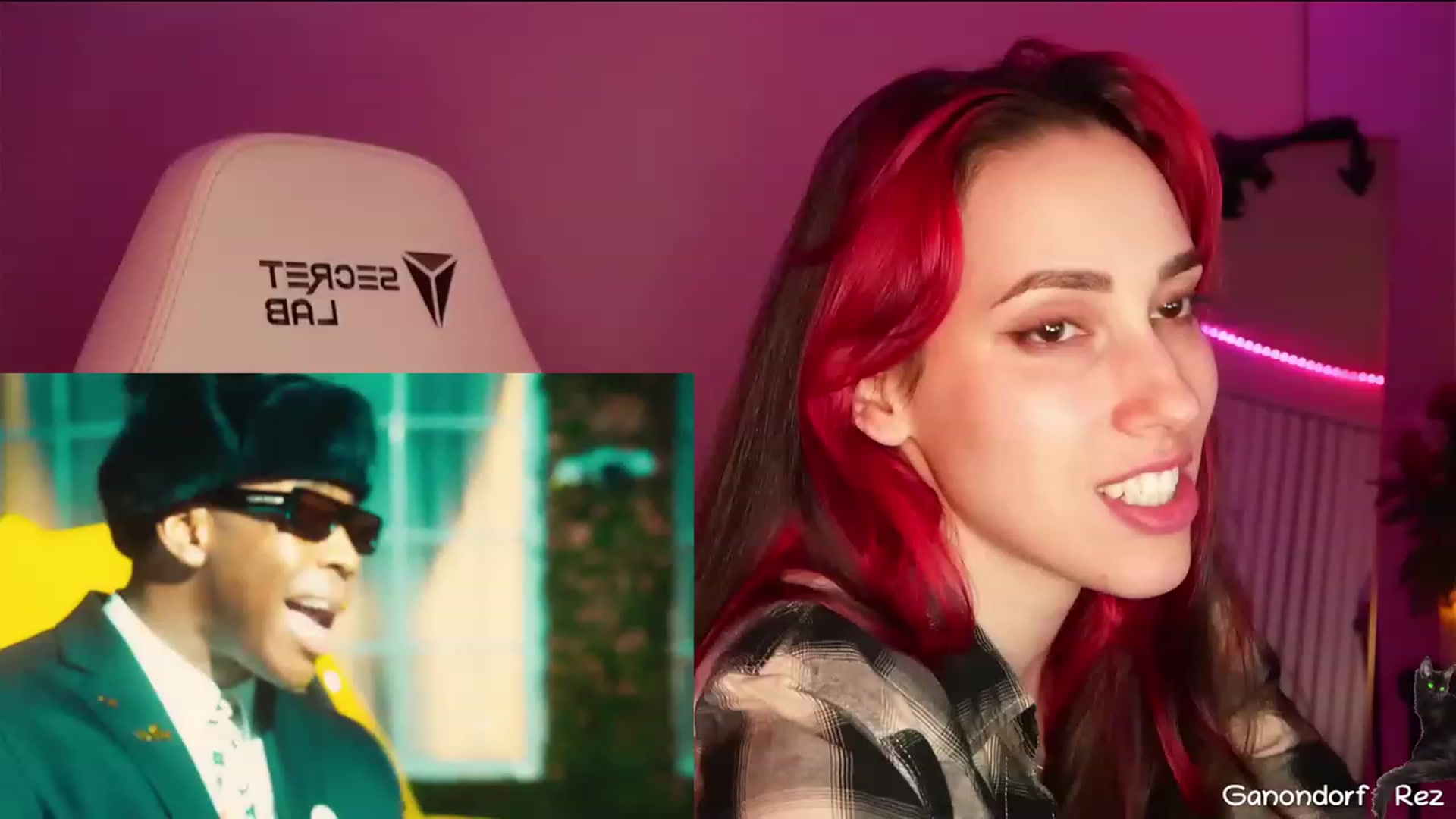 Gallery image thumbnail from TheSkyMomma's myfreecams stream on, 03/31/2023, 10:53 image 12 of 20
