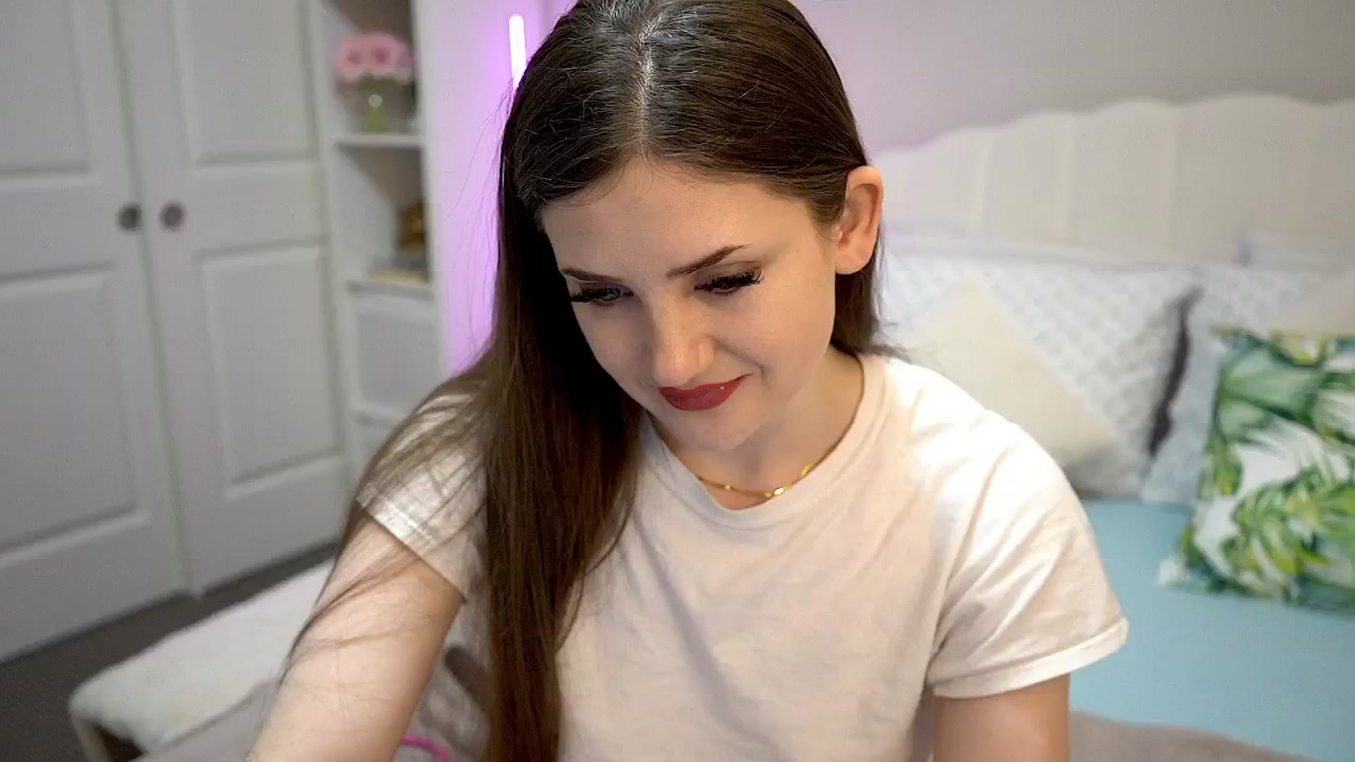 Gallery image thumbnail from TheW1tchQueen's myfreecams stream on, 03/14/2025, 07:05 image 12 of 20