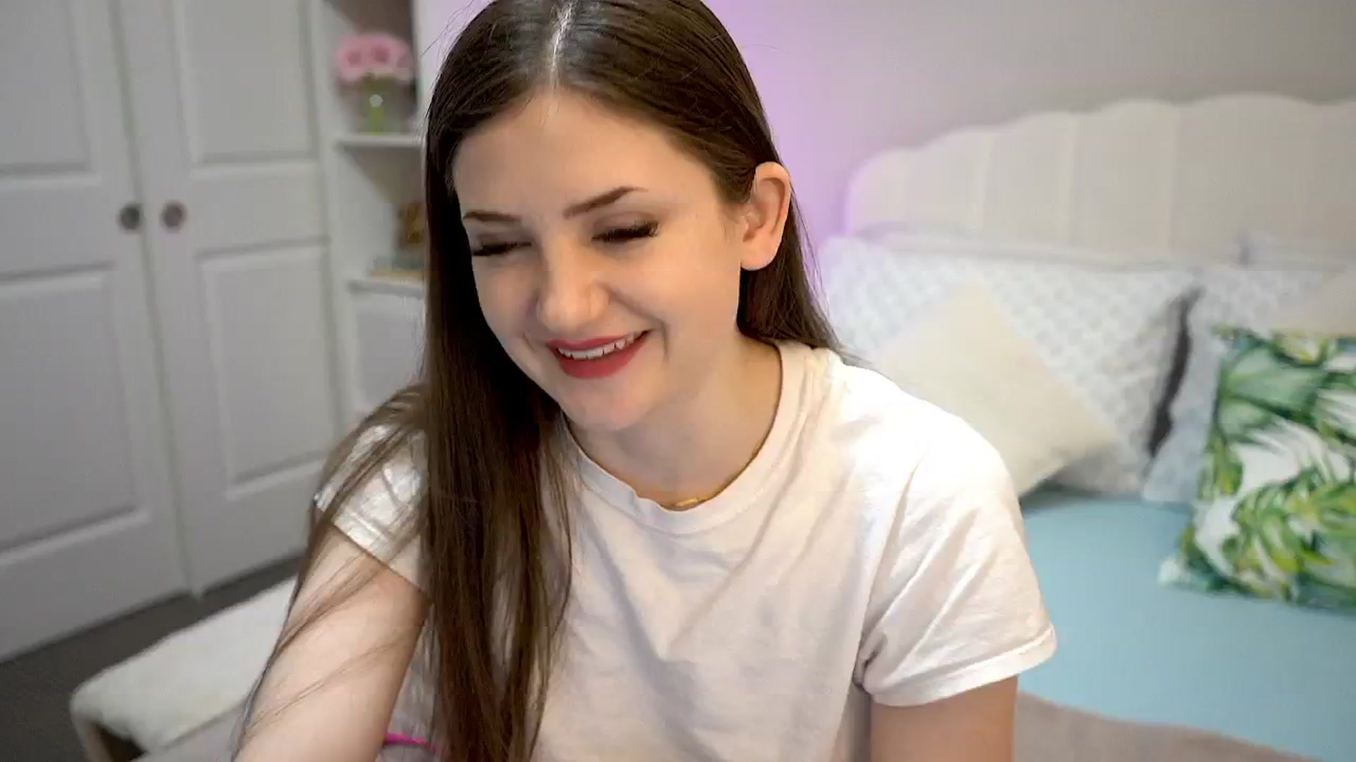 Gallery image thumbnail from TheW1tchQueen's myfreecams stream on, 03/14/2025, 07:05 image 17 of 20