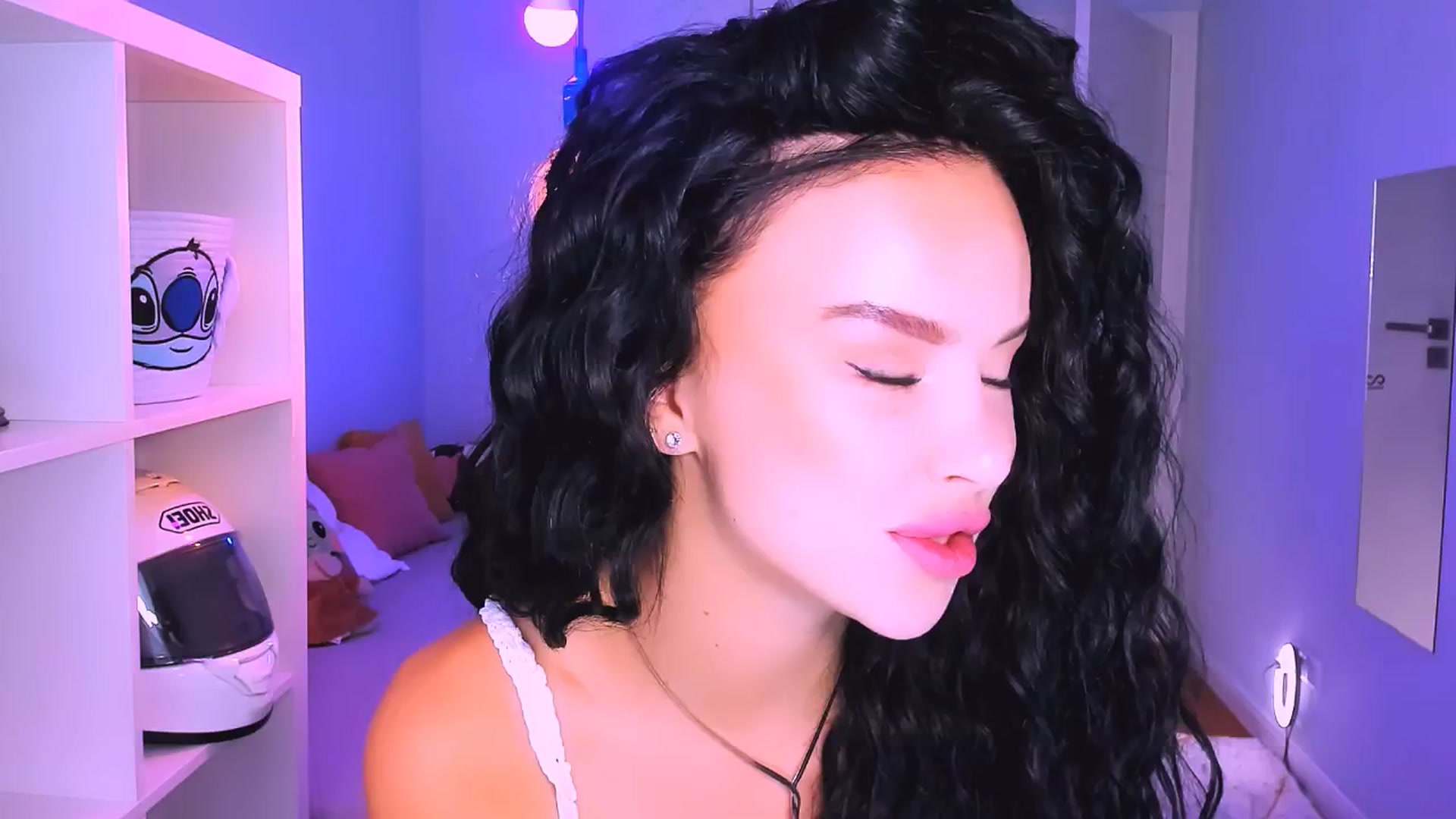 Gallery image thumbnail from TheWizardJenn's myfreecams stream on, 08/15/2025, 10:19 image 7 of 20