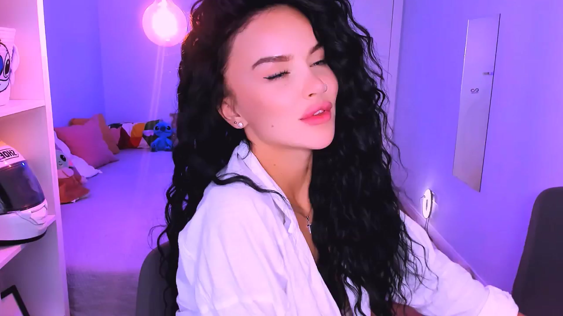 Gallery image thumbnail from TheWizardJenn's myfreecams stream on, 08/15/2025, 15:58 image 13 of 20