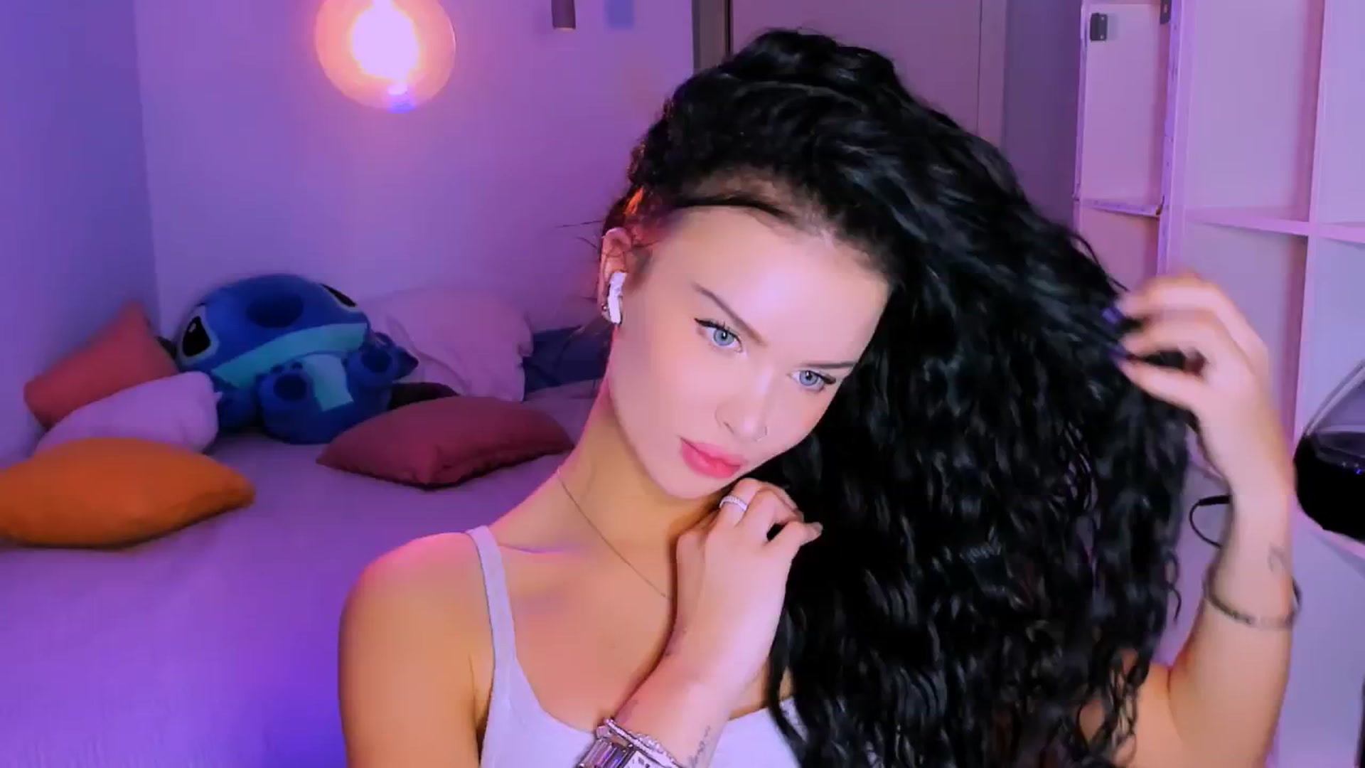 Gallery image thumbnail from TheWizardJenn's myfreecams stream on, 09/24/2025, 18:00 image 15 of 20