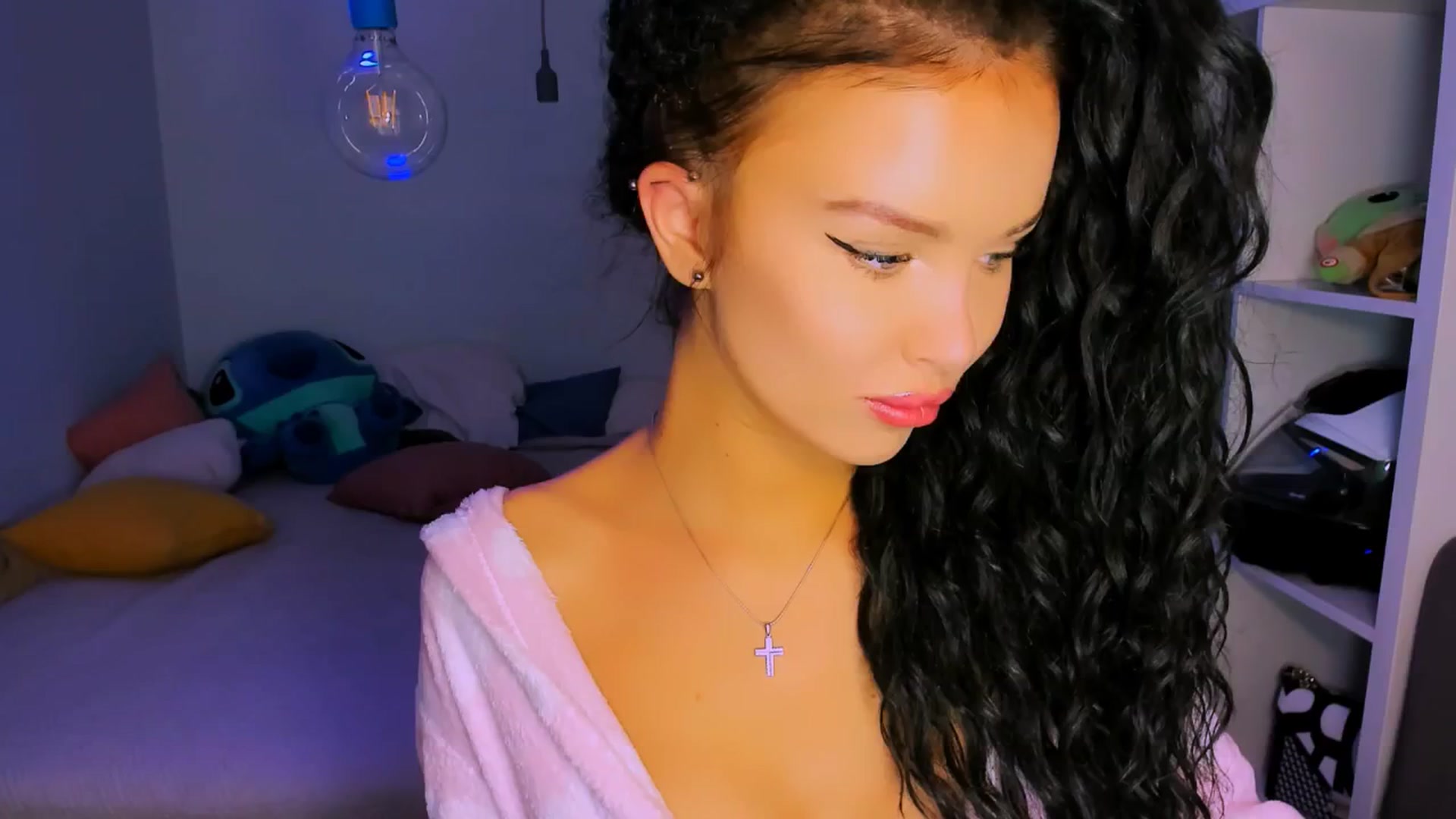 Gallery image thumbnail from TheWizardJenn's myfreecams stream on, 09/26/2025, 14:32 image 6 of 20