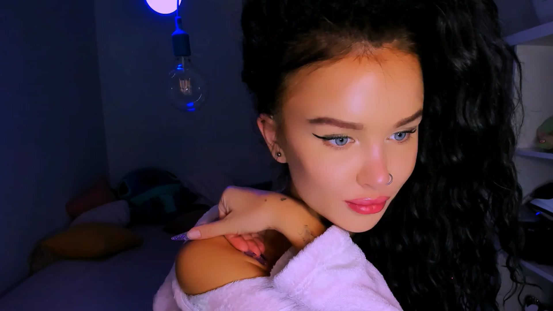 Gallery image thumbnail from TheWizardJenn's myfreecams stream on, 09/26/2025, 14:32 image 17 of 20
