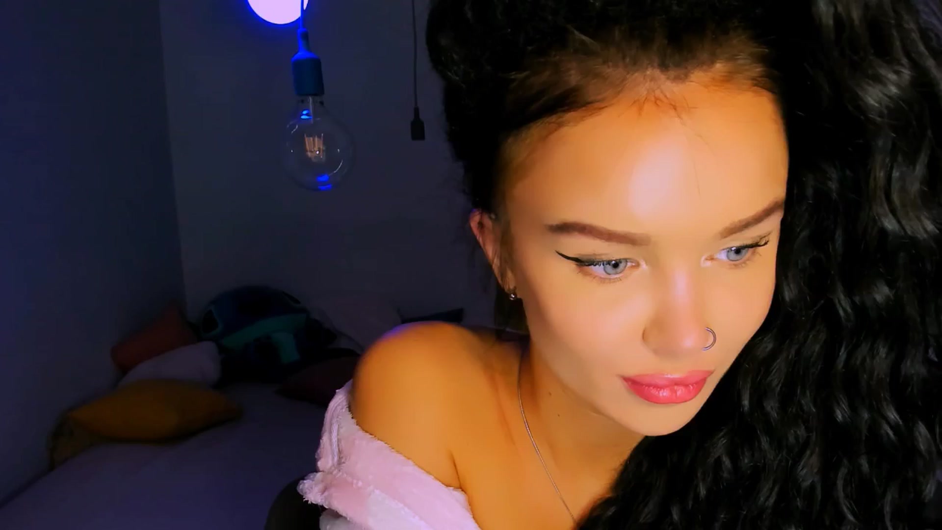 Gallery image thumbnail from TheWizardJenn's myfreecams stream on, 09/26/2025, 14:32 image 16 of 20