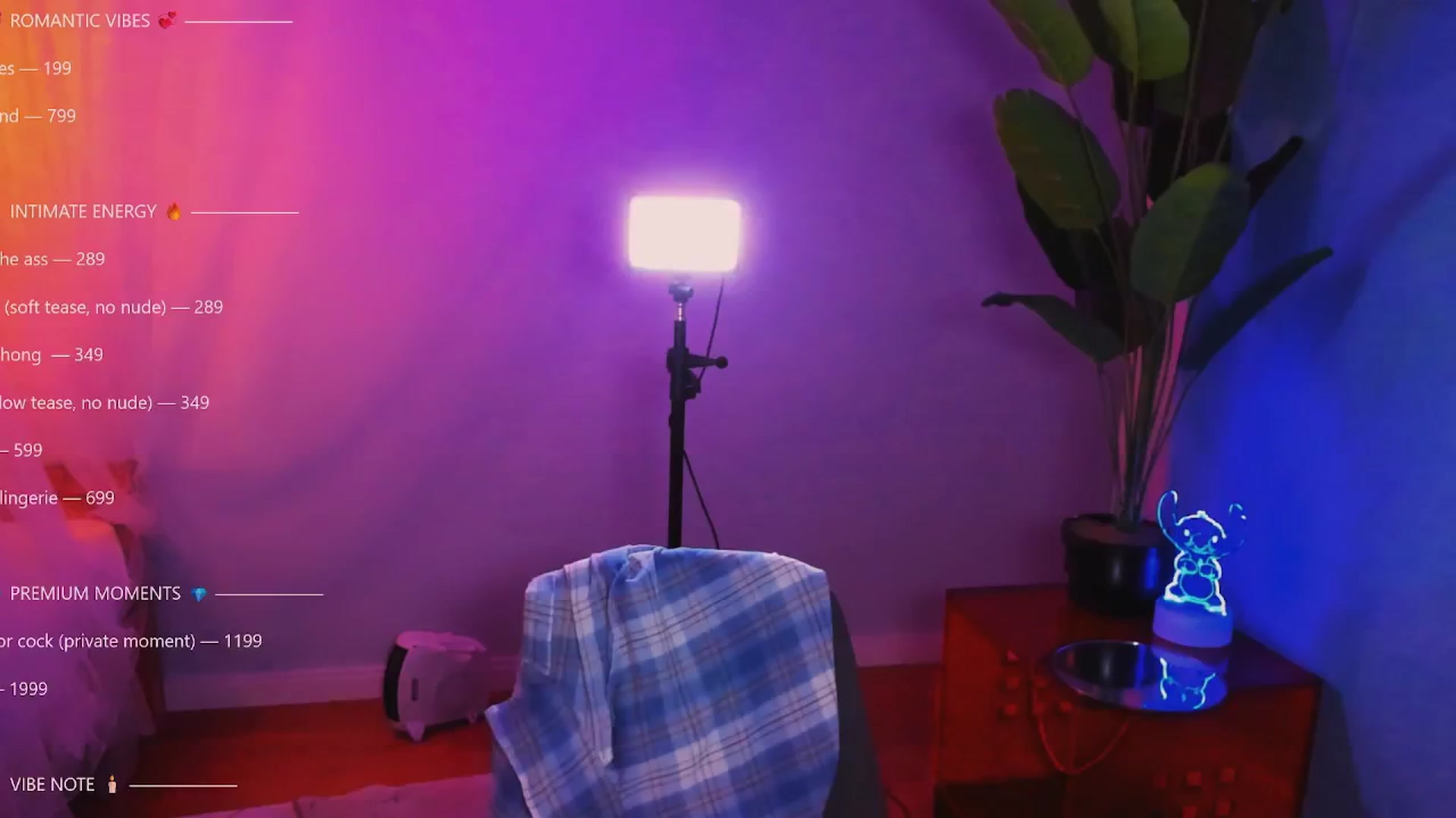 Gallery image thumbnail from TheWizardJenn's myfreecams stream on, 12/08/2025, 16:00 image 16 of 20