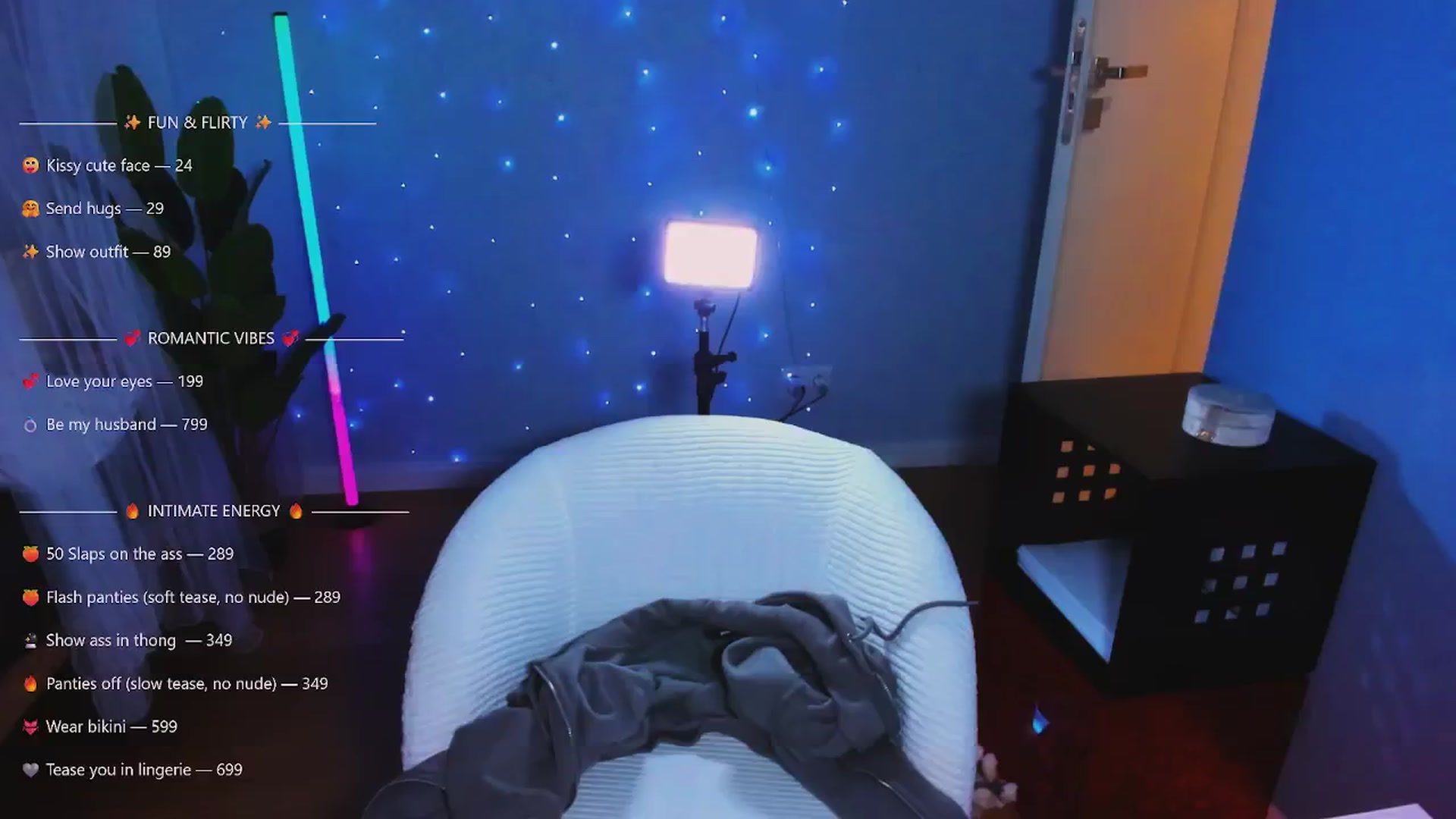 Gallery image thumbnail from TheWizardJenn's myfreecams stream on, 12/19/2025, 13:54 image 5 of 20