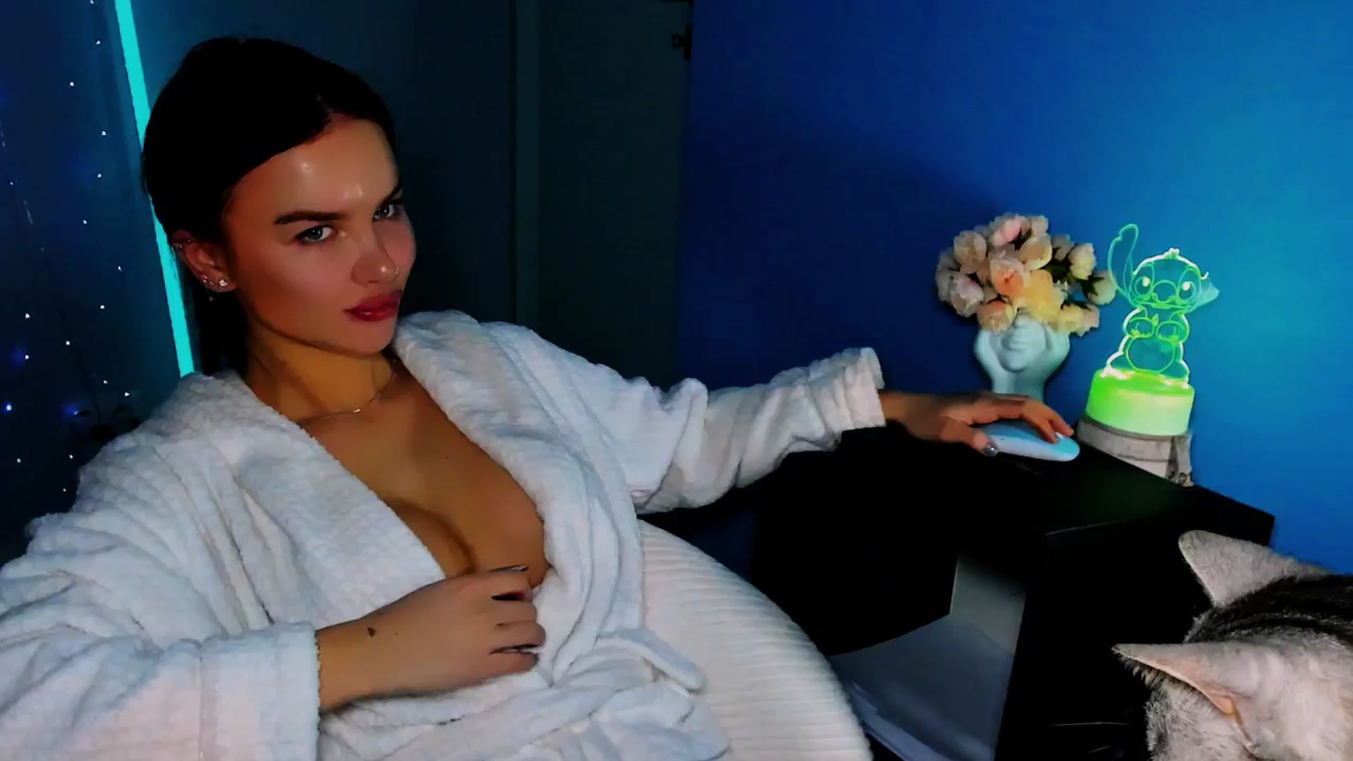 Gallery image thumbnail from TheWizardJenn's myfreecams stream on, 12/20/2025, 14:15 image 7 of 20