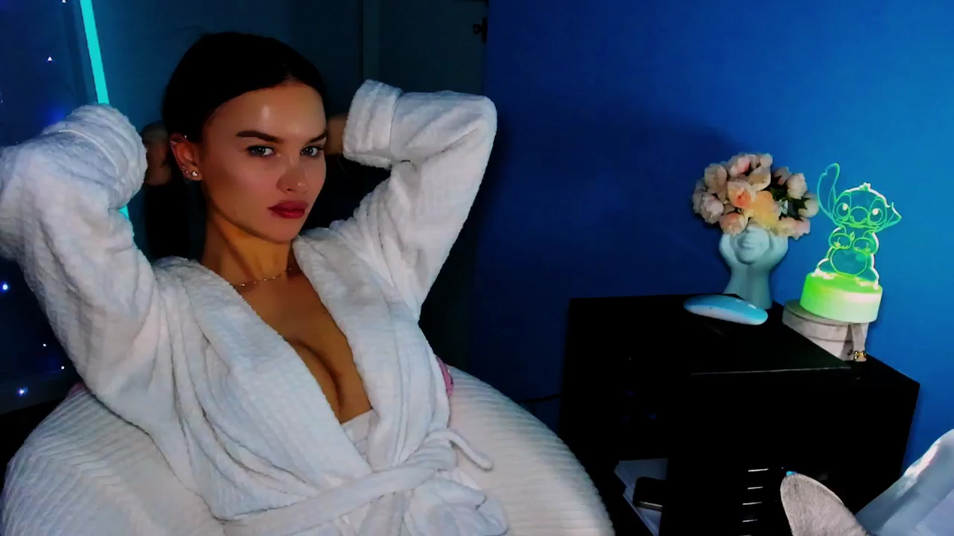 Gallery image thumbnail from TheWizardJenn's myfreecams stream on, 12/20/2025, 14:15 image 13 of 20