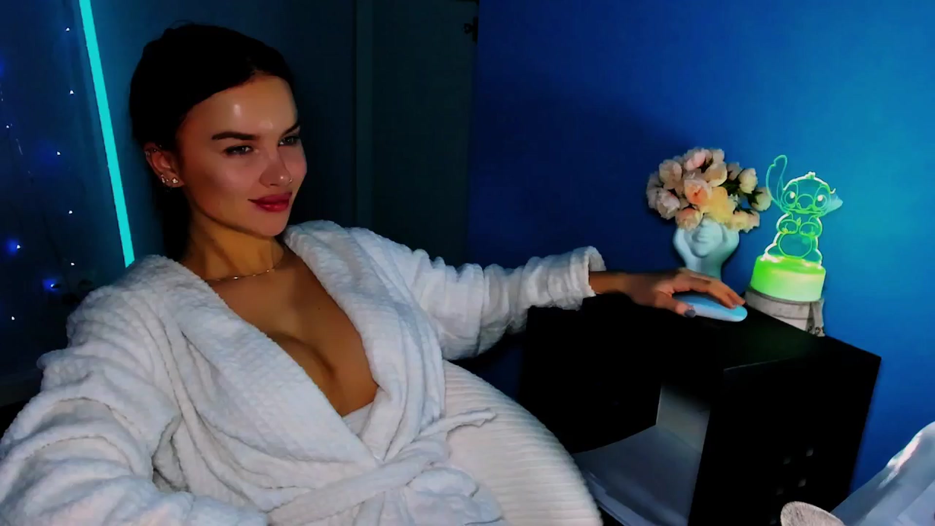 Gallery image thumbnail from TheWizardJenn's myfreecams stream on, 12/20/2025, 14:15 image 8 of 20