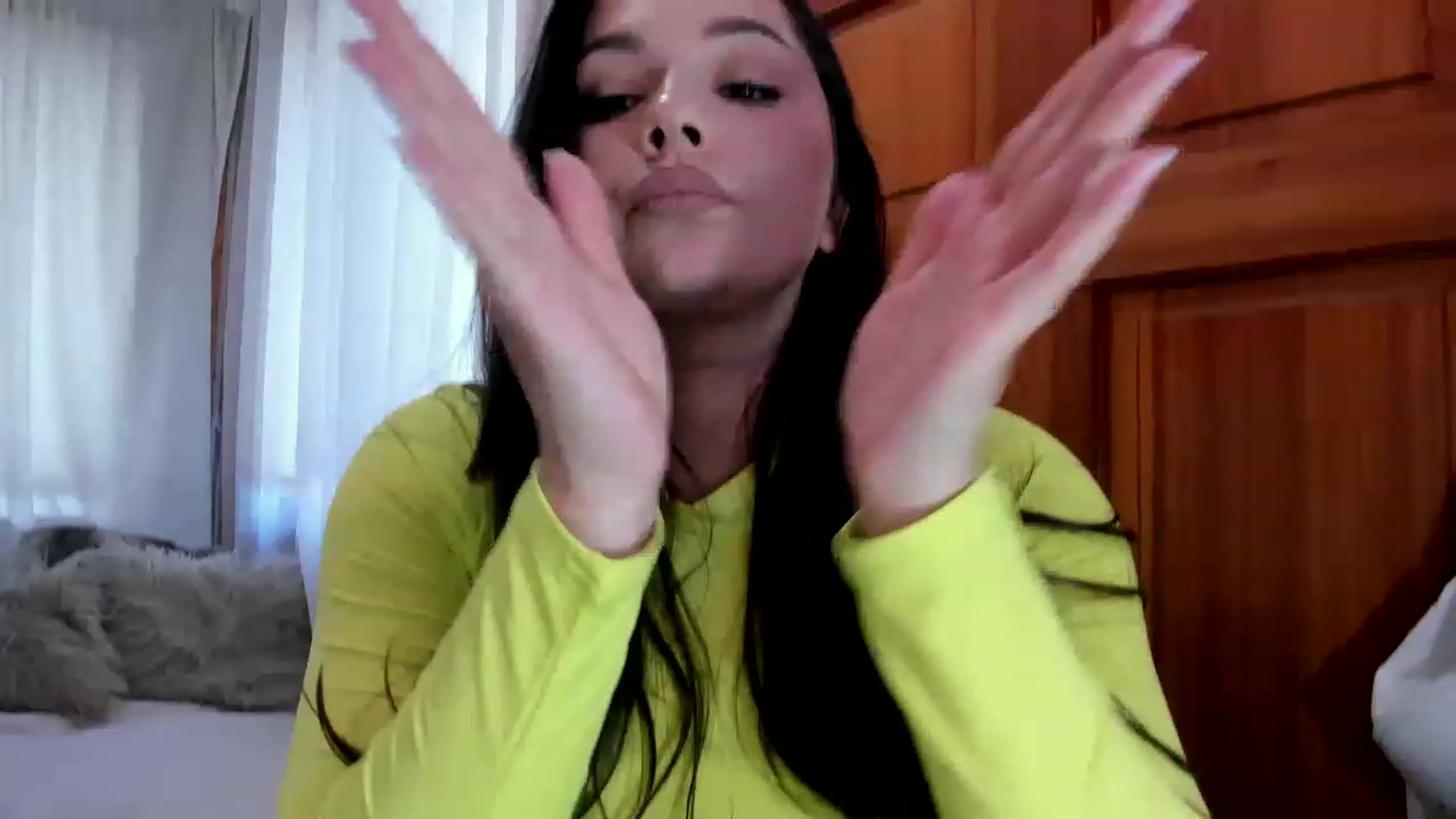 Gallery image thumbnail from The__GOAT's myfreecams stream on, 03/17/2023, 21:41 image 18 of 20