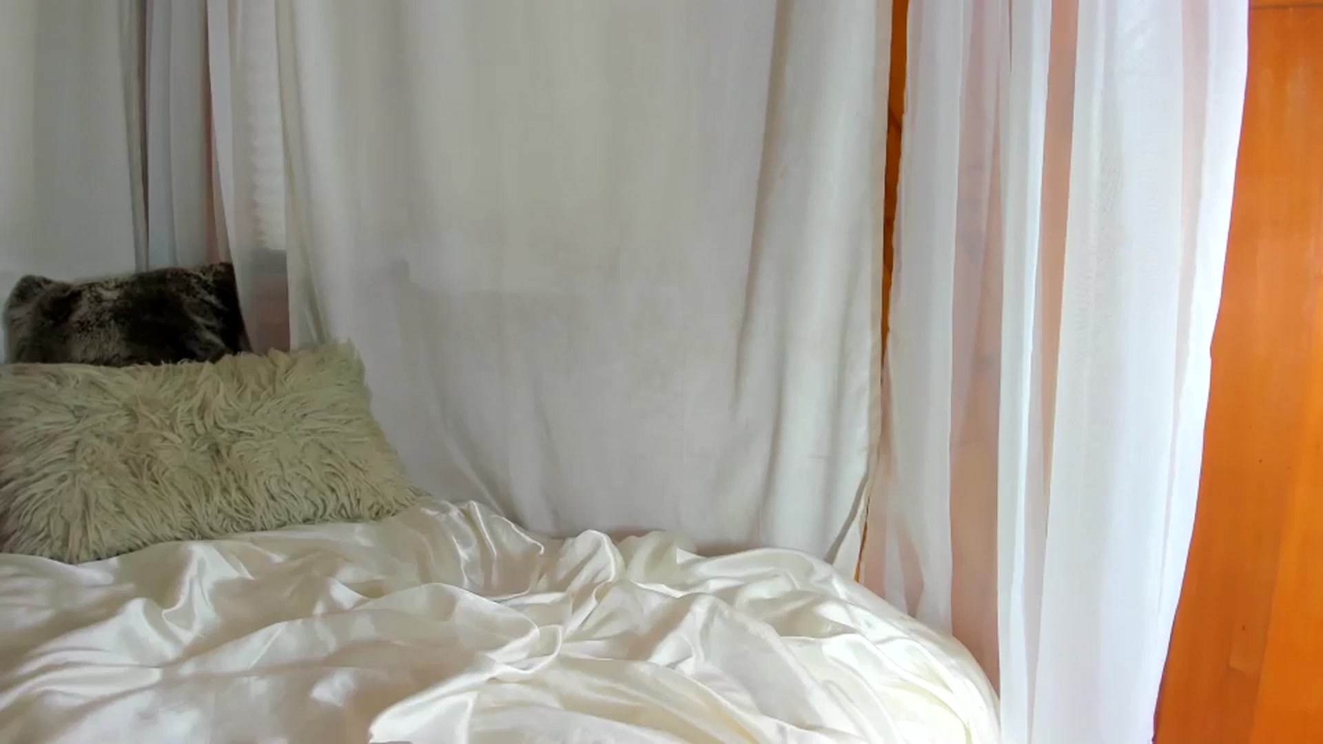 Gallery image thumbnail from The__GOAT's myfreecams stream on, 10/16/2023, 17:45 image 10 of 20