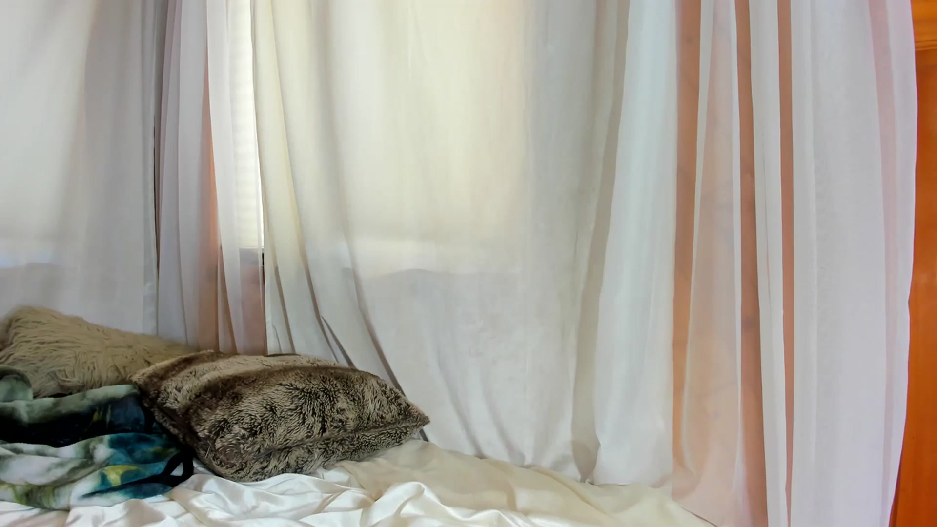 Gallery image thumbnail from The__GOAT's myfreecams stream on, 10/24/2023, 16:55 image 16 of 20