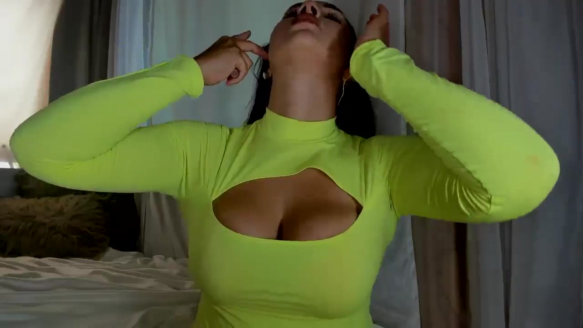 Gallery image thumbnail from The__GOAT's myfreecams stream on, 05/17/2024, 22:36 image 14 of 20