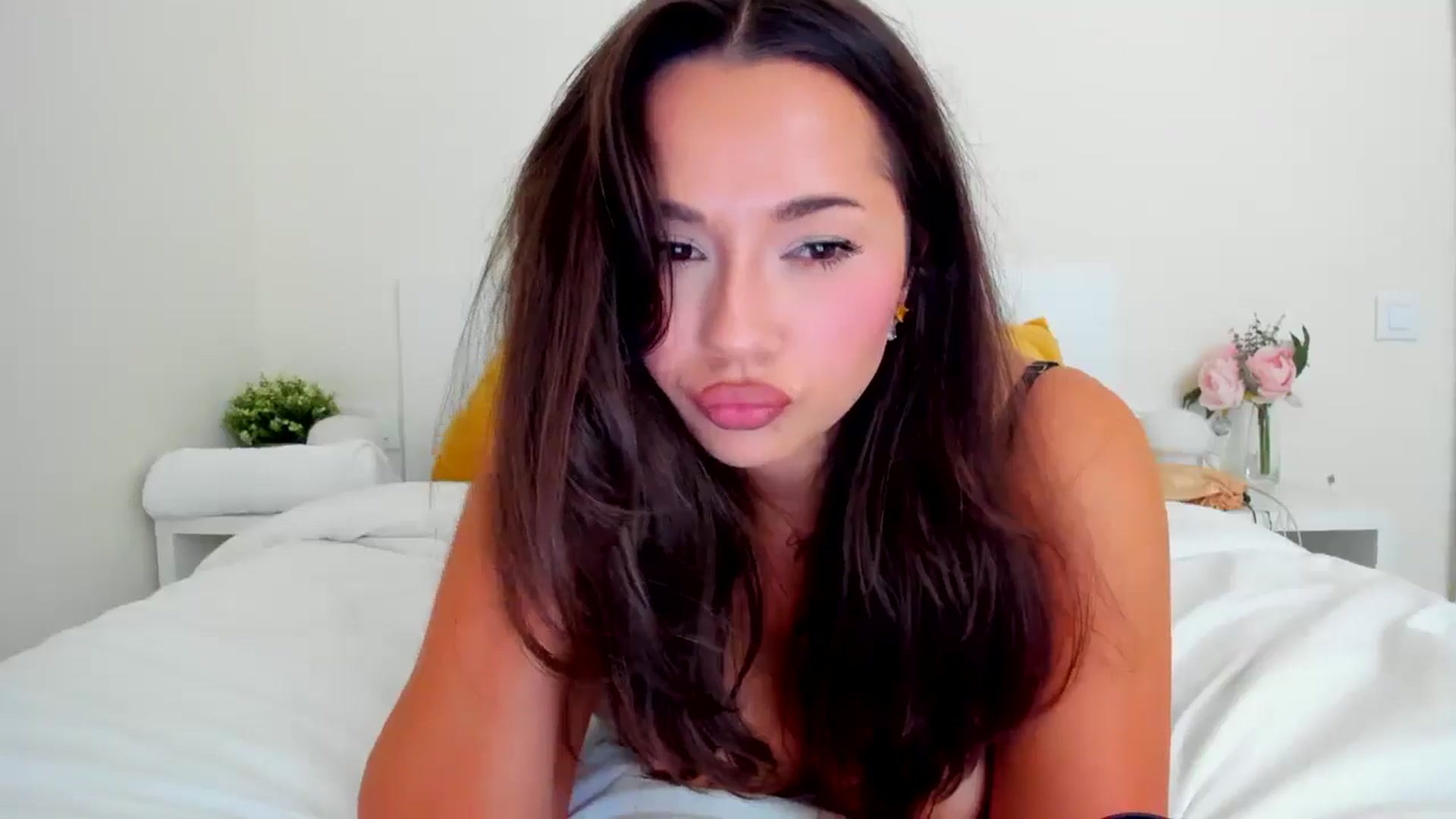 Gallery image thumbnail from The__GOAT's myfreecams stream on, 06/14/2025, 11:40 image 10 of 20