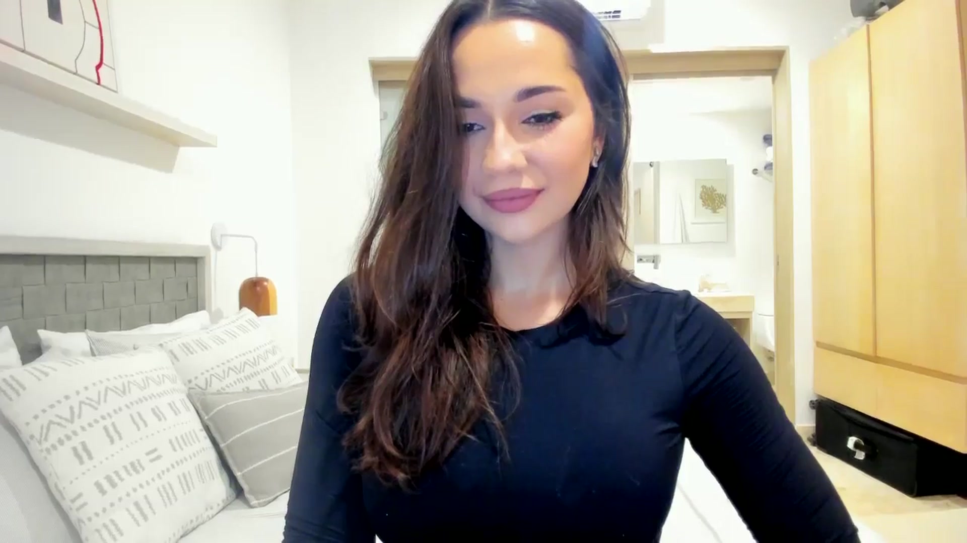 Gallery image thumbnail from The__GOAT's myfreecams stream on, 08/25/2025, 20:01 image 6 of 20