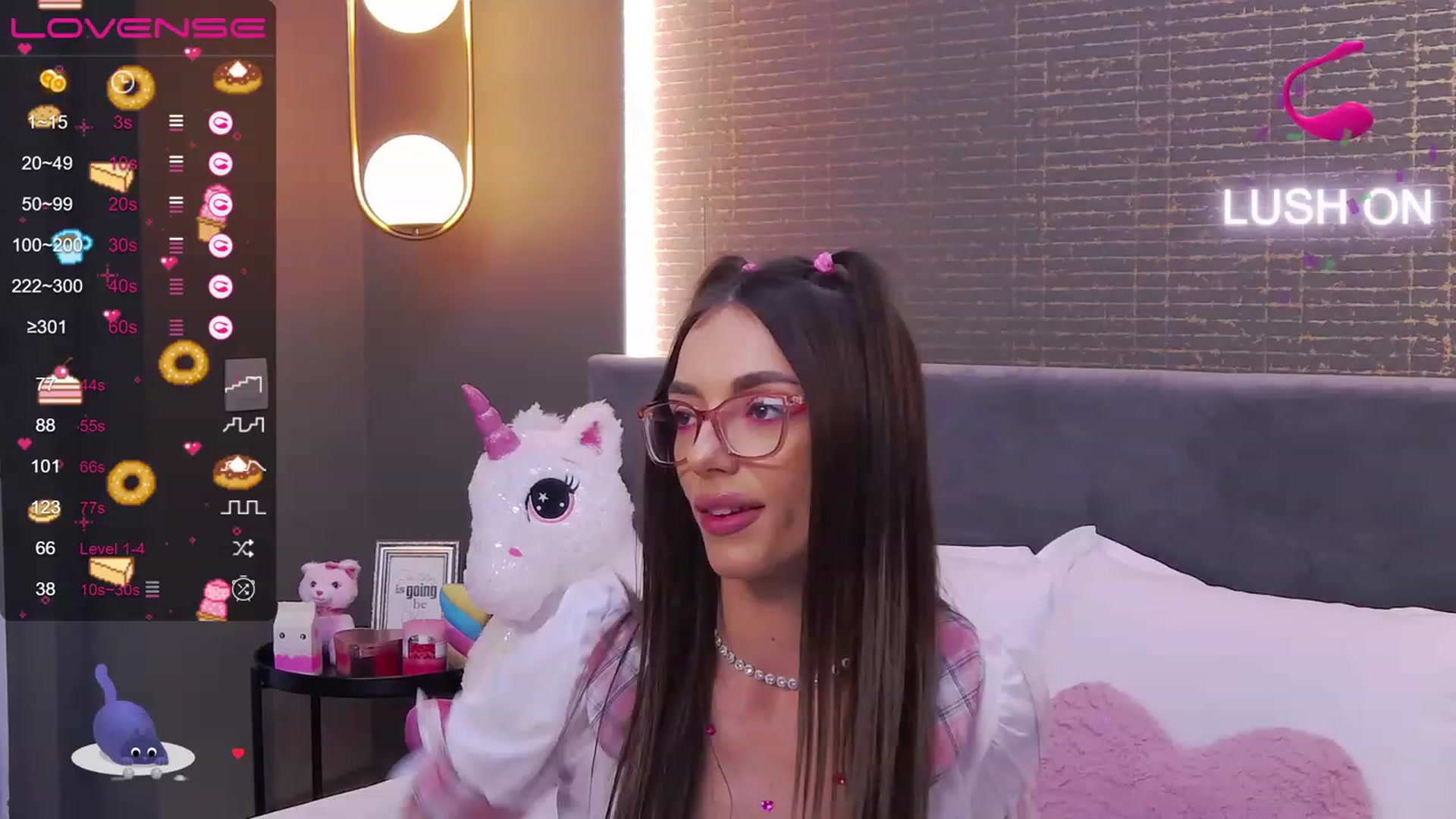 Gallery image thumbnail from Theabloom's myfreecams stream on, 06/05/2023, 10:17 image 1 of 20