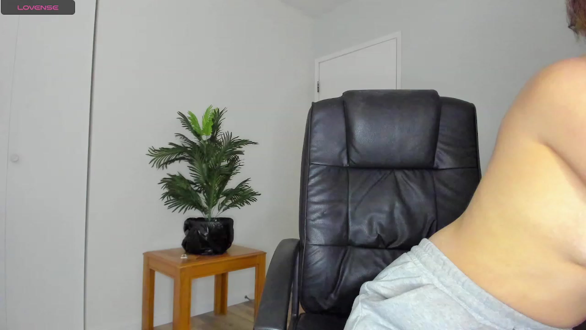 Gallery image thumbnail from Thekristina's myfreecams stream on, 09/09/2023, 08:03 image 12 of 20