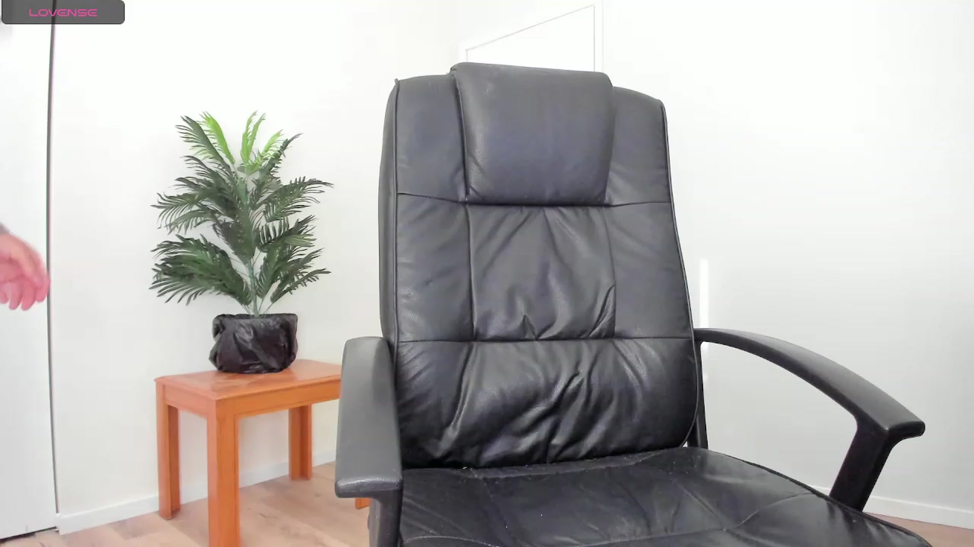 Gallery image thumbnail from Thekristina's myfreecams stream on, 09/18/2023, 24:57 image 16 of 20