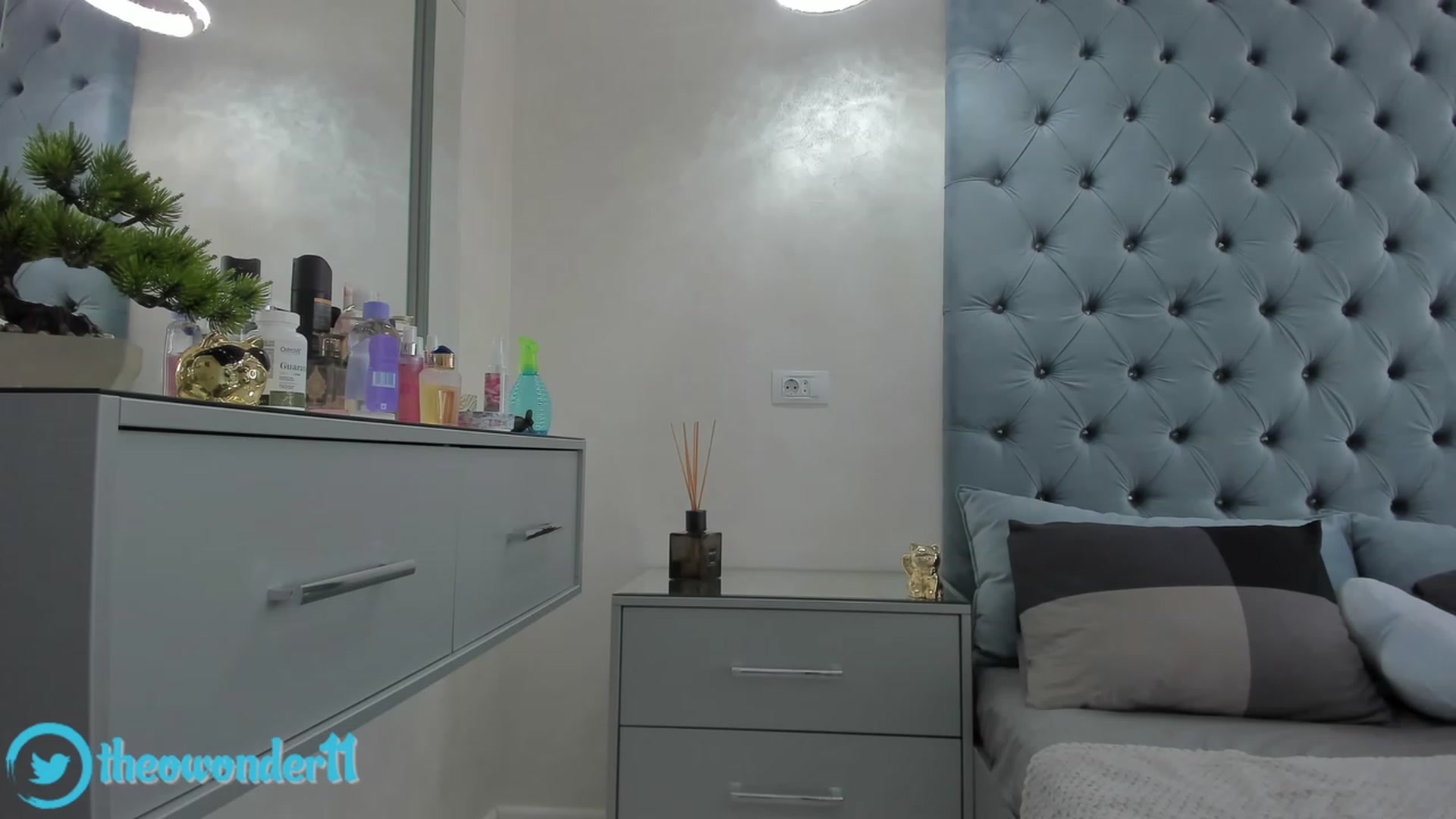 Gallery image thumbnail from Theowonder's myfreecams stream on, 06/30/2023, 07:39 image 18 of 20
