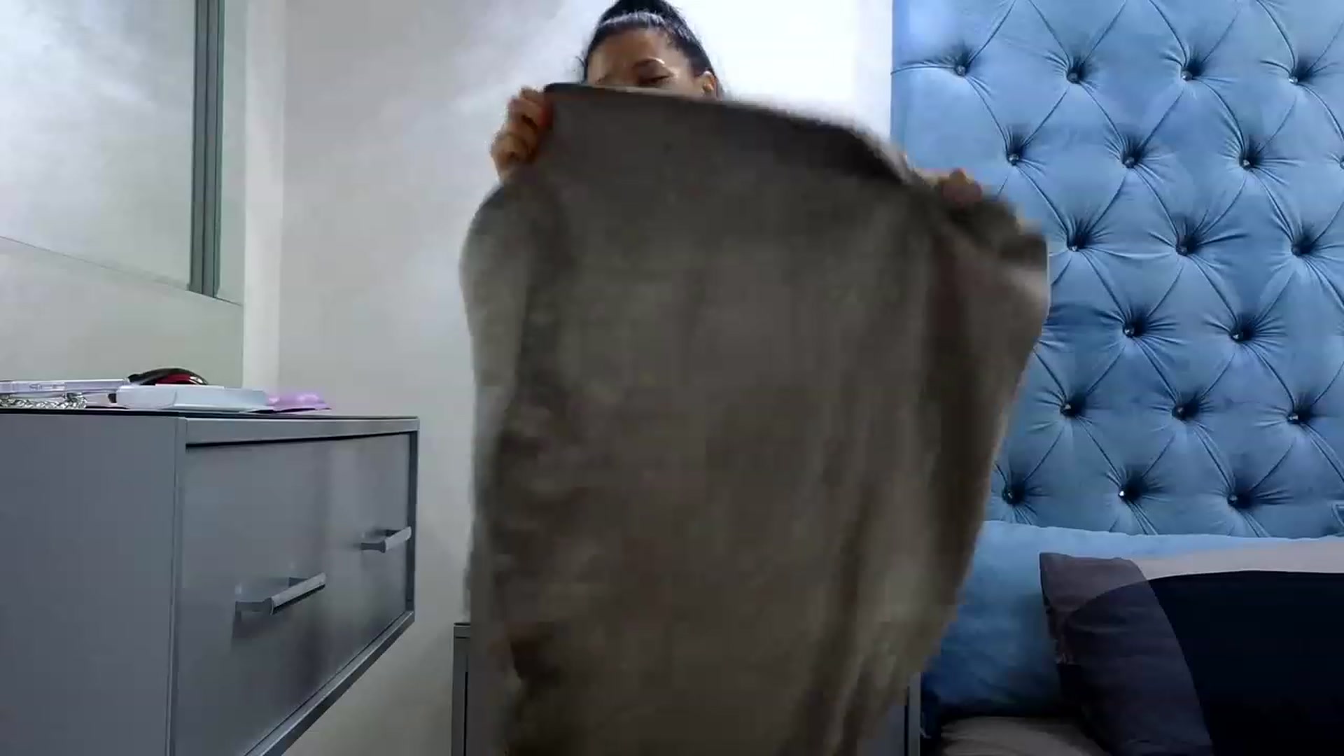Gallery image thumbnail from Theowonder's myfreecams stream on, 10/18/2023, 13:22 image 18 of 20
