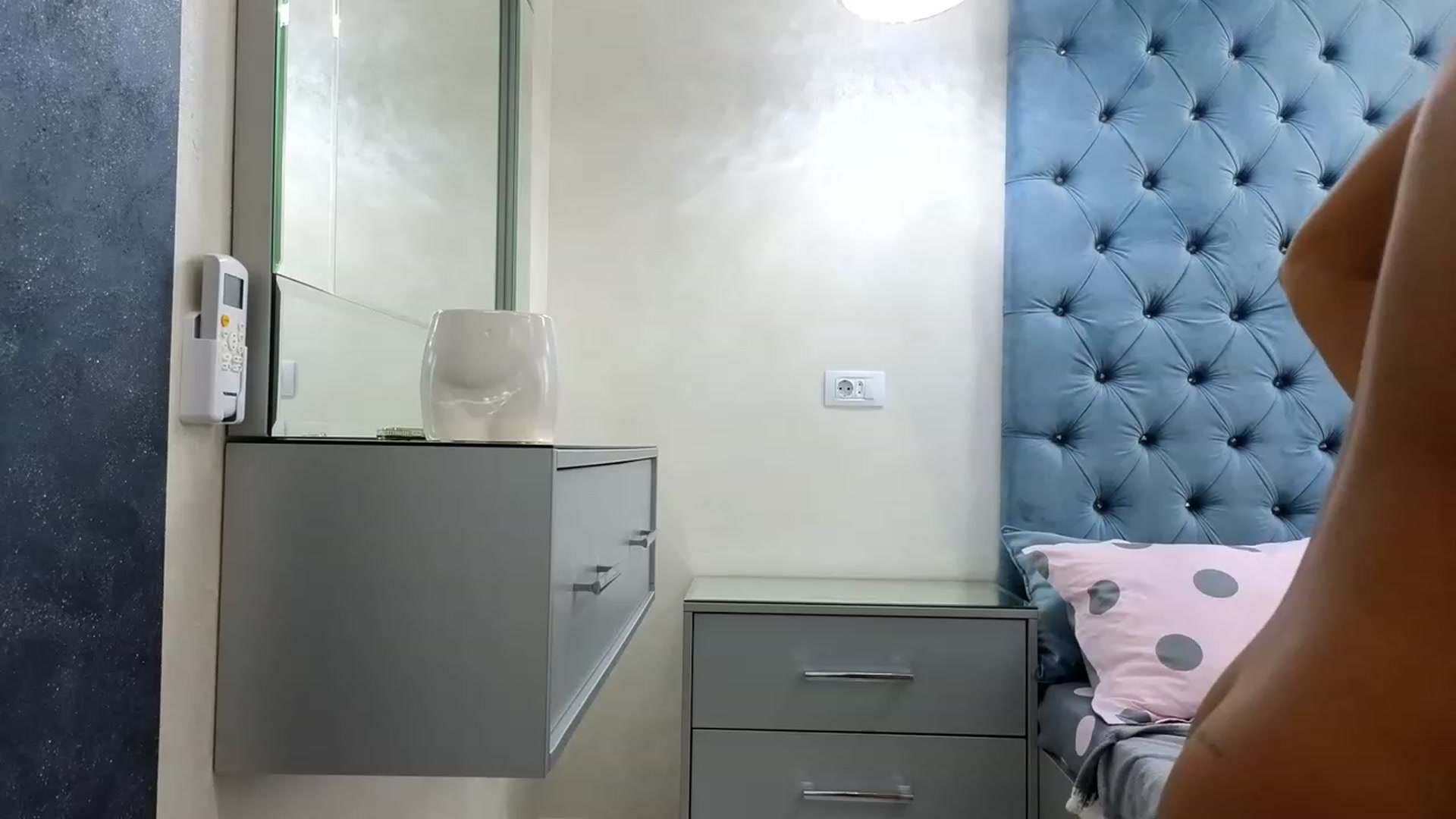 Gallery image thumbnail from Theowonder's myfreecams stream on, 01/04/2024, 14:07 image 10 of 20